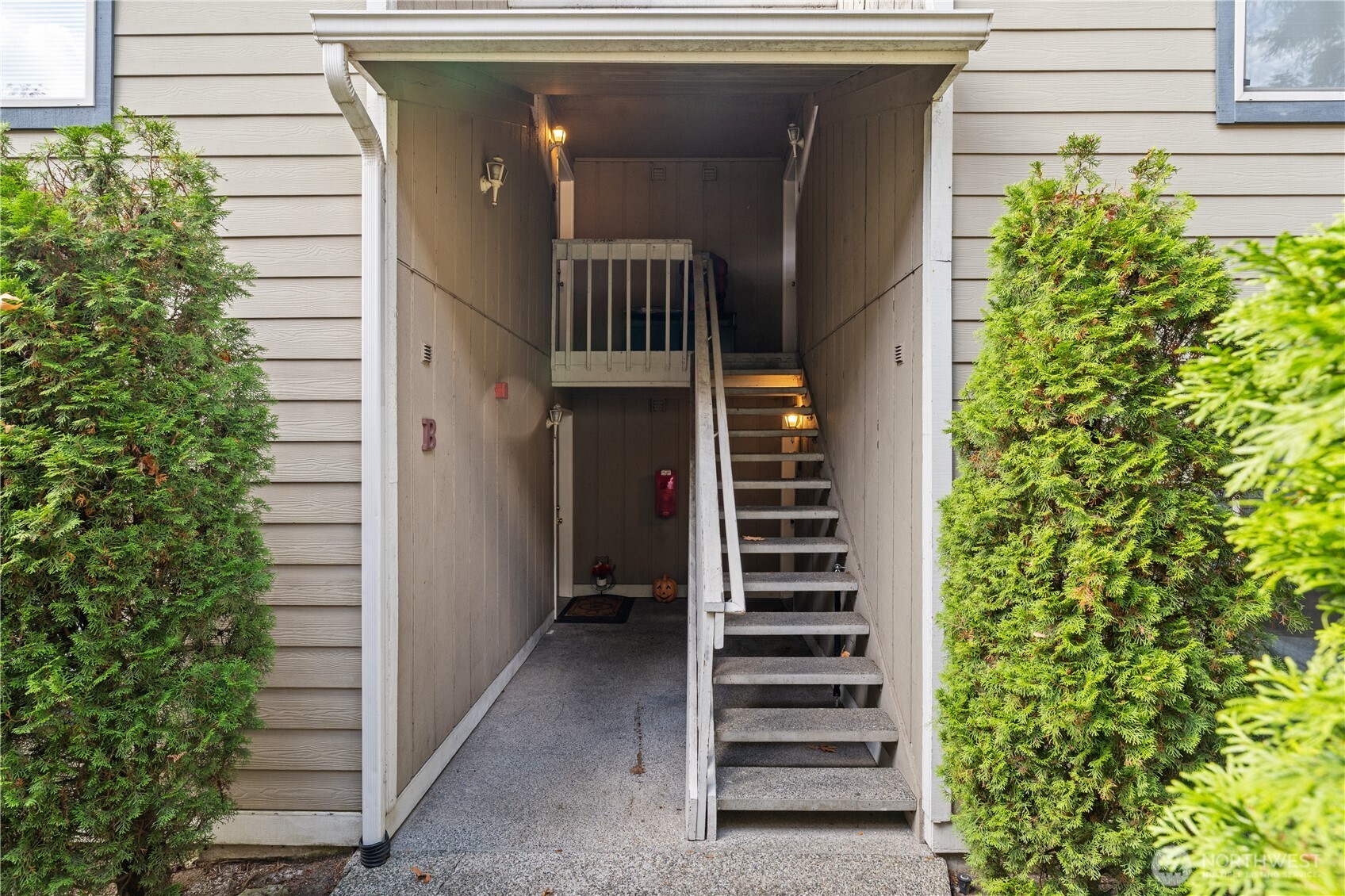 20032 66th Place W #B3, Lynnwood, WA 98036