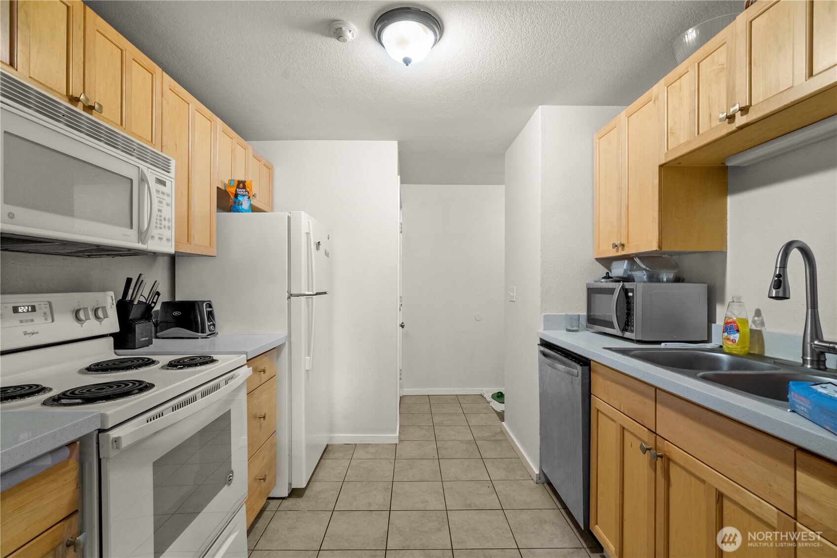 20032 66th Place W #B3, Lynnwood, WA 98036