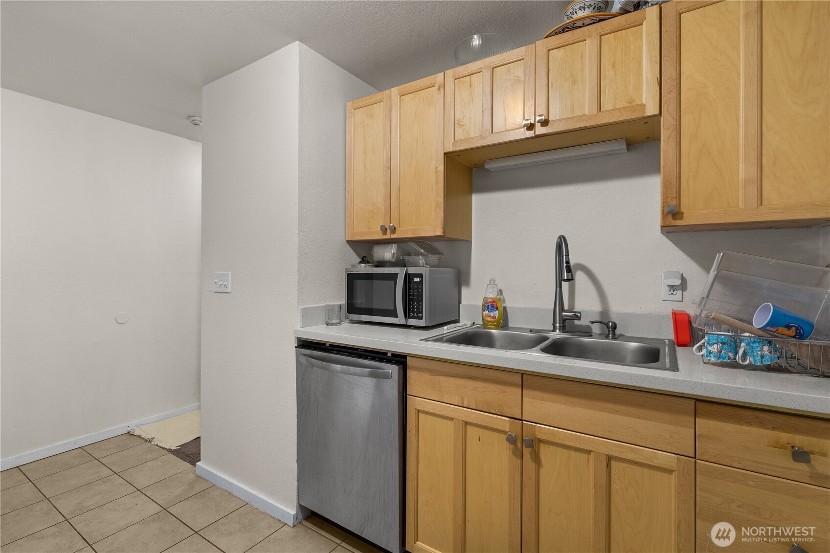 20032 66th Place W #B3, Lynnwood, WA 98036