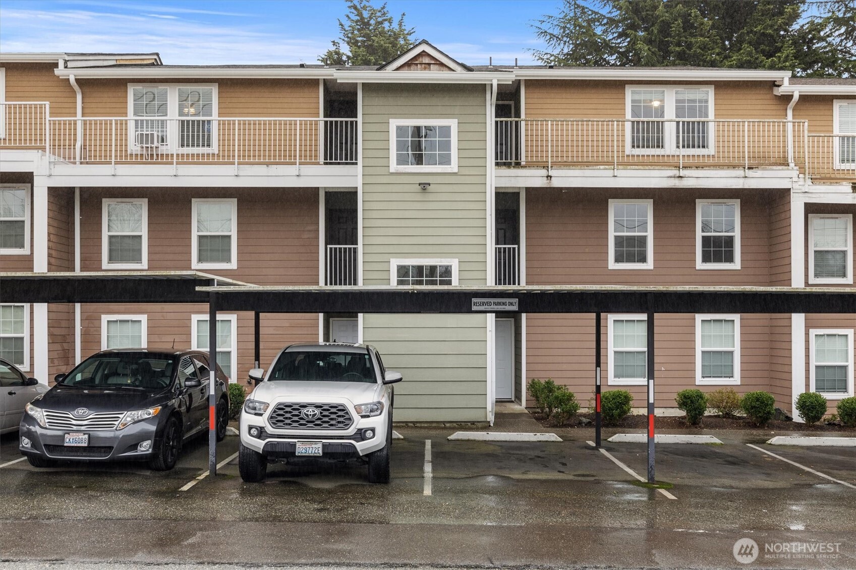 9917 Holly Drive #B307, Everett, WA 98204