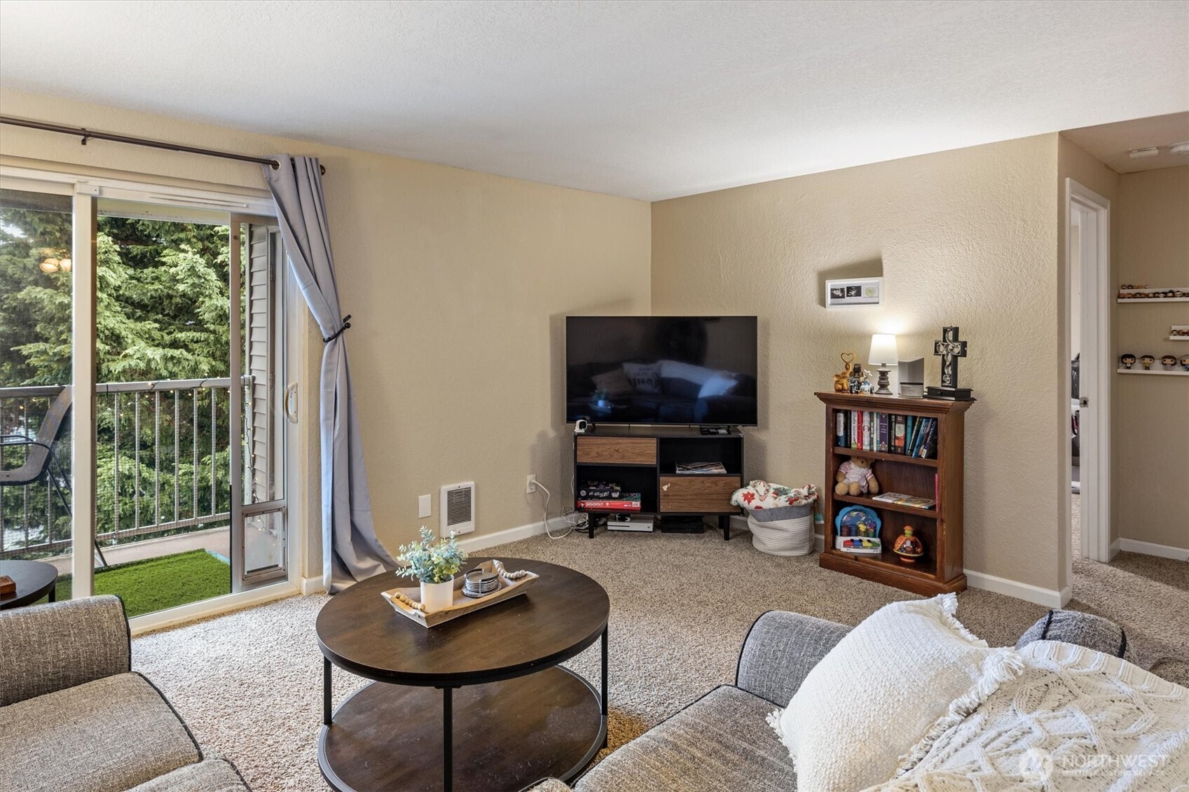 9917 Holly Drive #B307, Everett, WA 98204