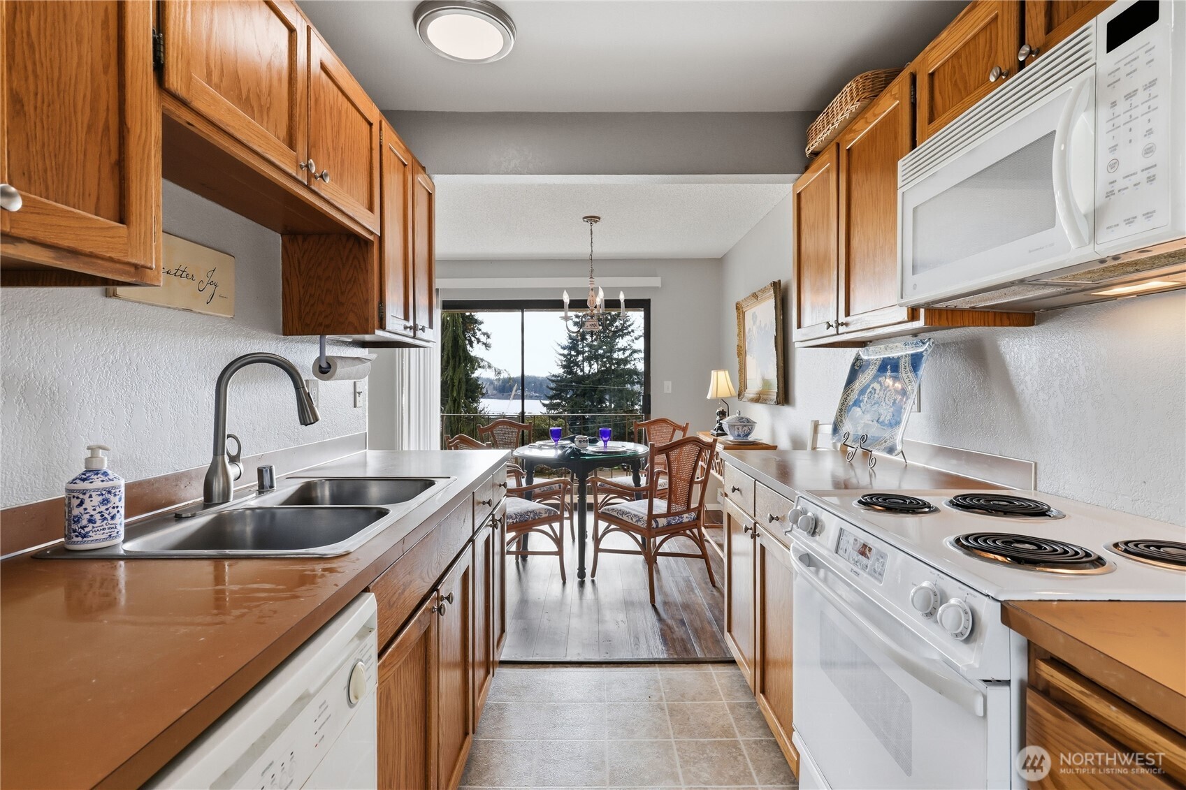 26425 Pennsylvania Avenue NE #14, Kingston, WA 98346