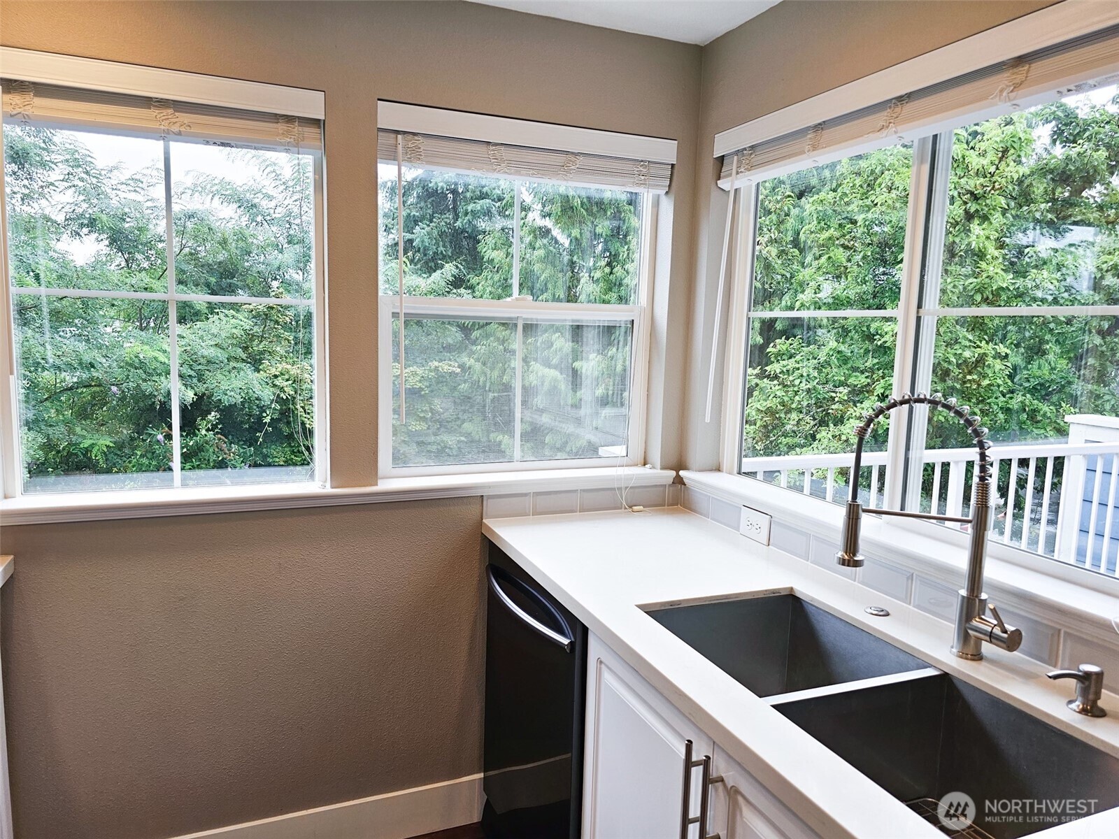 2272 Newport Way NW #1-4, Issaquah, WA 98027