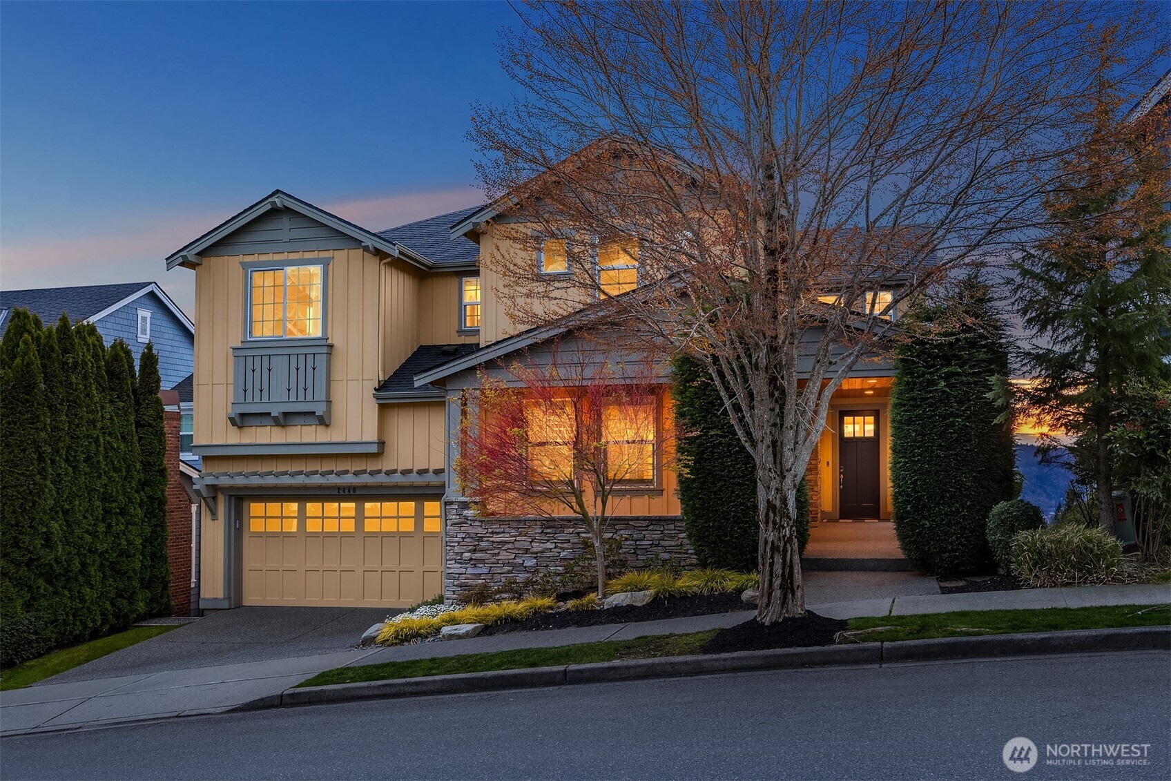 2440 NE Daphne Street , Issaquah, WA 98029