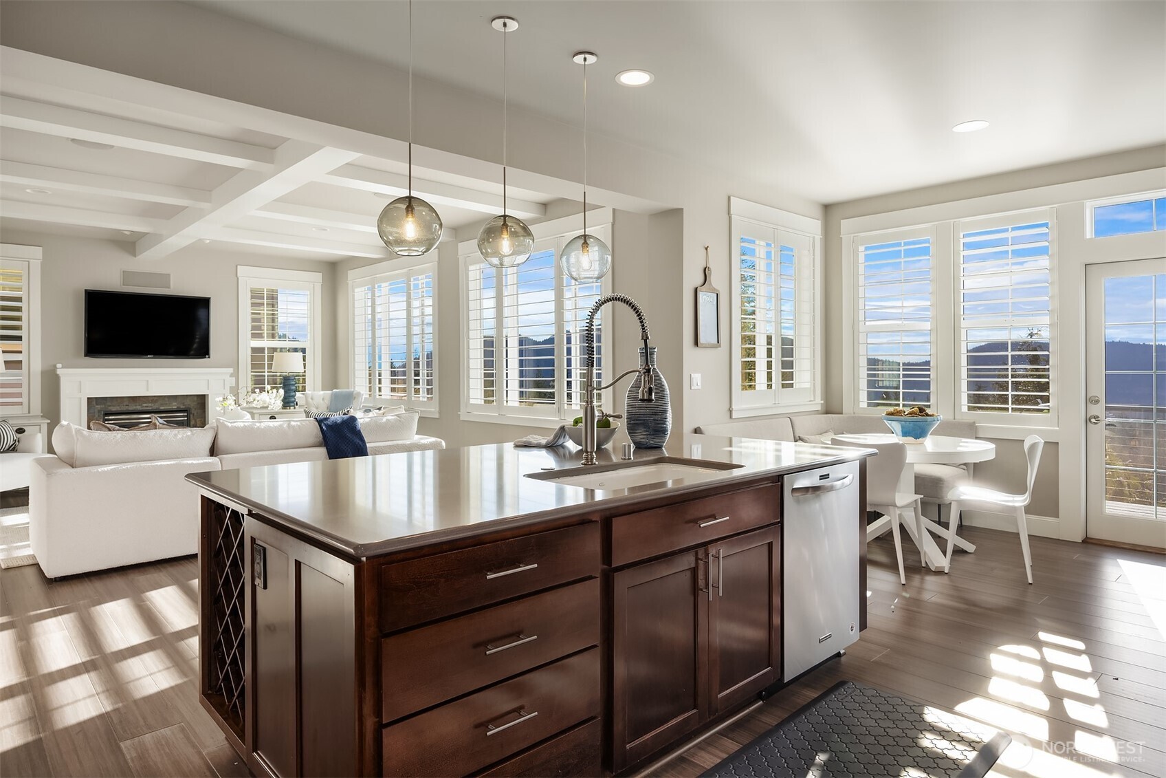 2440 NE Daphne Street , Issaquah, WA 98029