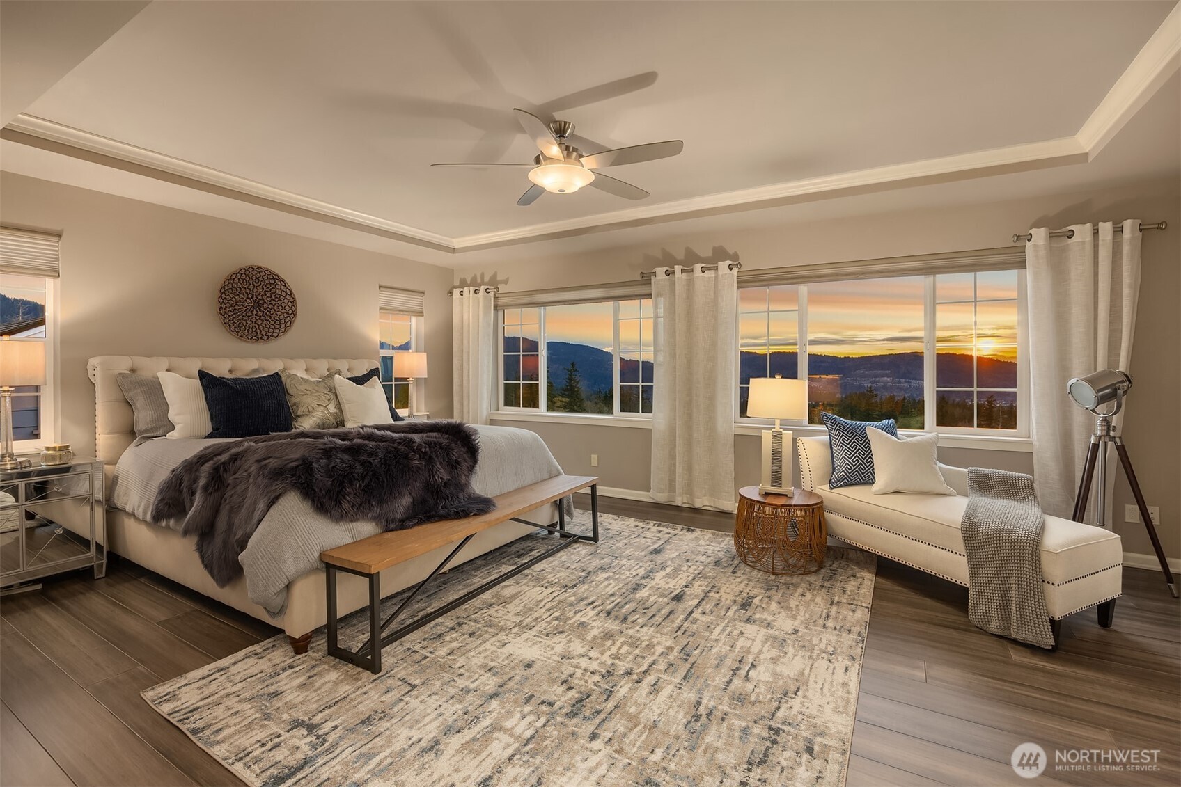 2440 NE Daphne Street , Issaquah, WA 98029