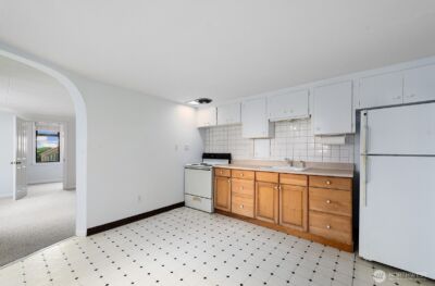 7818 Stroud Avenue N, Seattle, WA 98103 - Photo 15