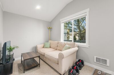 7818 Stroud Avenue N, Seattle, WA 98103 - Photo 27