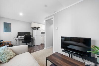 7818 Stroud Avenue N, Seattle, WA 98103 - Photo 28