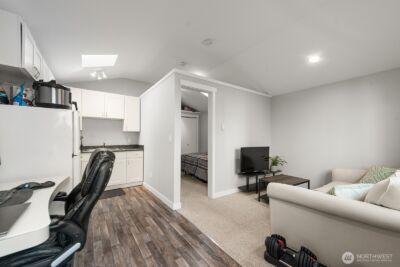 7818 Stroud Avenue N, Seattle, WA 98103 - Photo 29