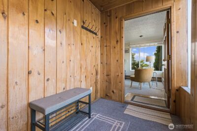 7818 Stroud Avenue N, Seattle, WA 98103 - Photo 3