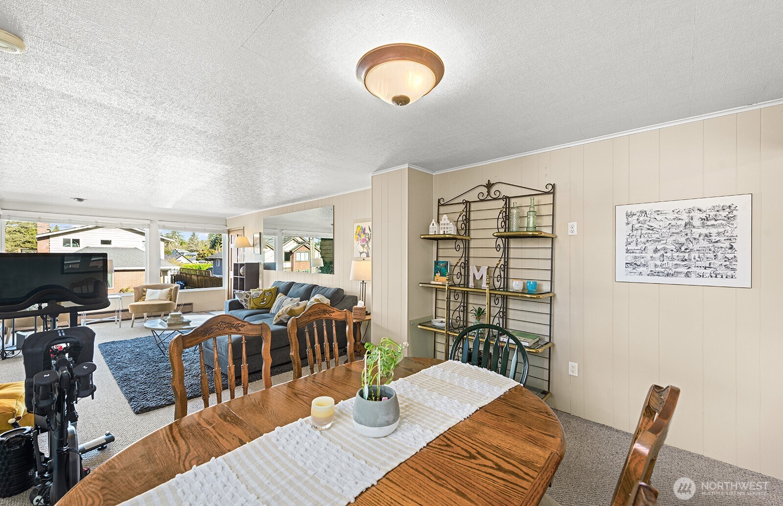 7818 Stroud Avenue N, Seattle, WA 98103