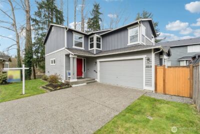 12219 NE 105th Street , Kirkland, WA 98033-8830