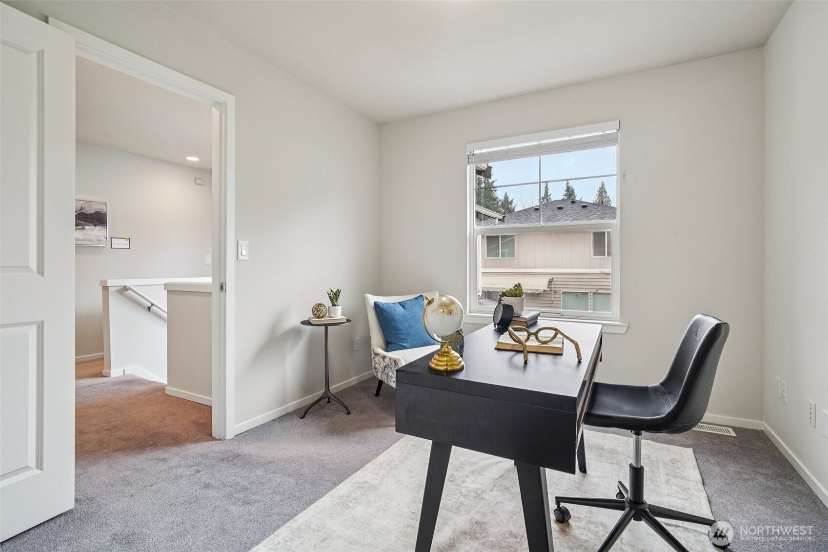 12219 NE 105th Street , Kirkland, WA 98033-8830