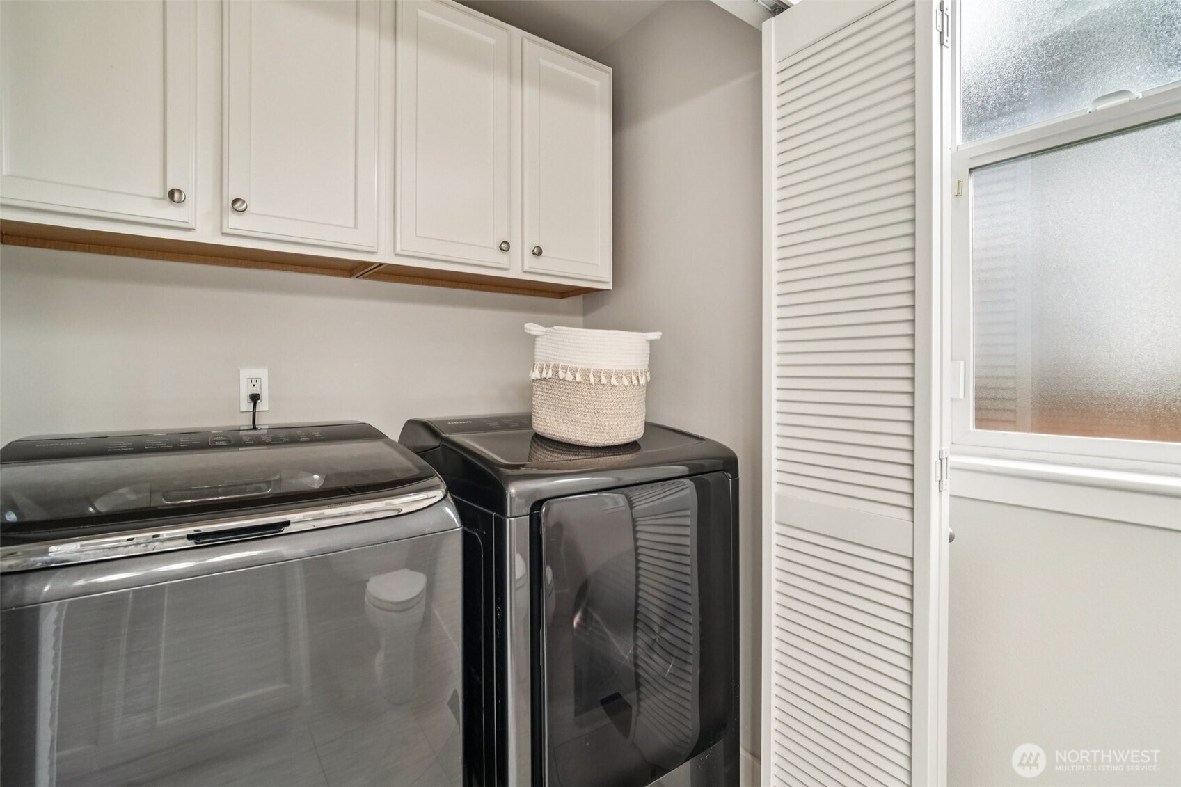 12219 NE 105th Street , Kirkland, WA 98033-8830