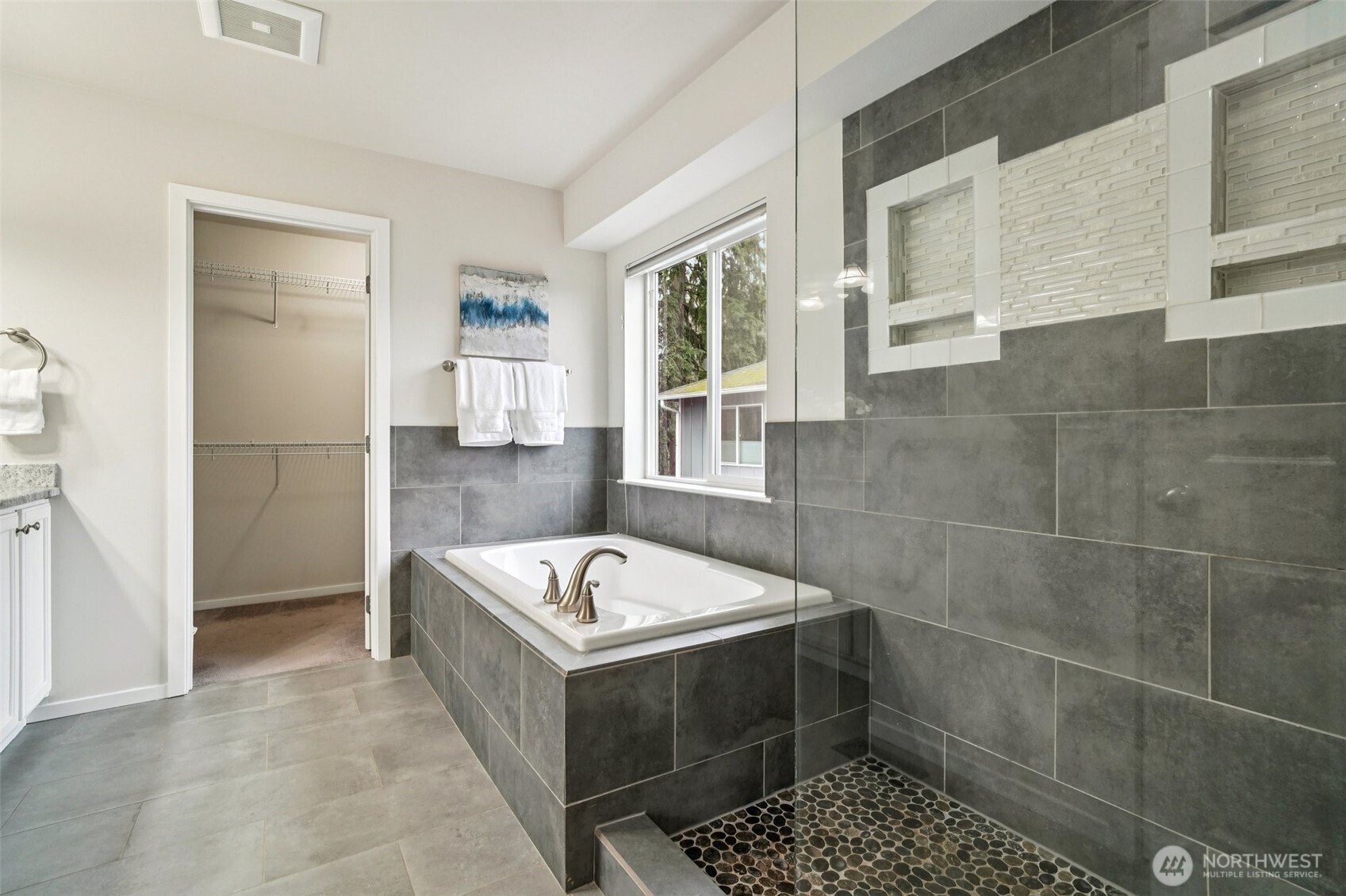 12219 NE 105th Street , Kirkland, WA 98033-8830