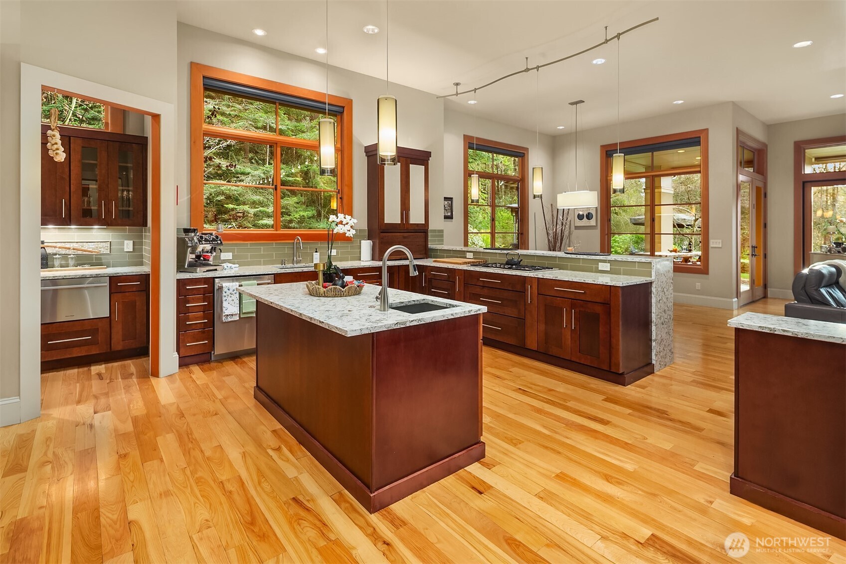11303 S Dogwood Lane , Woodway, WA 98020