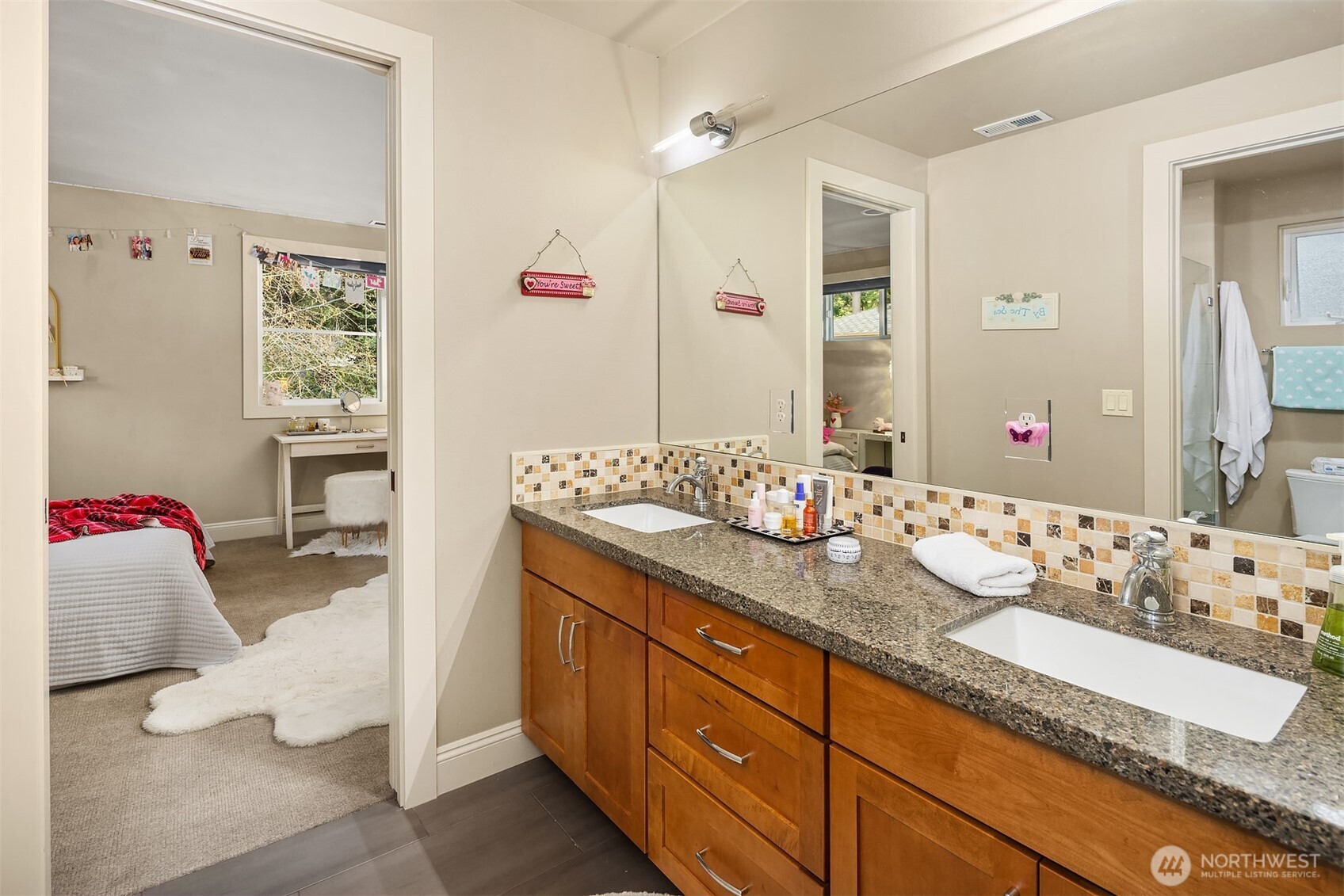 11303 S Dogwood Lane , Woodway, WA 98020