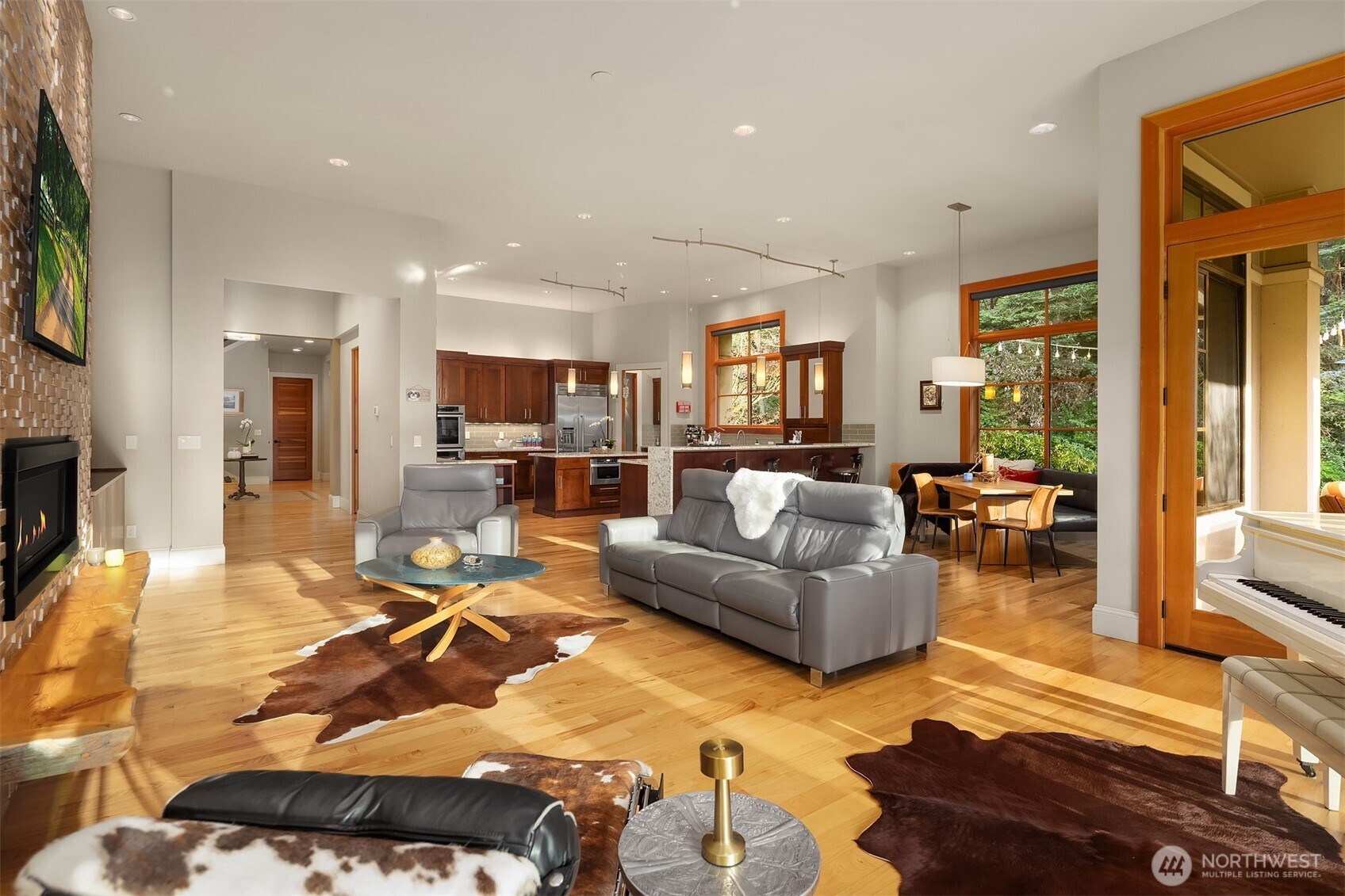 11303 S Dogwood Lane , Woodway, WA 98020