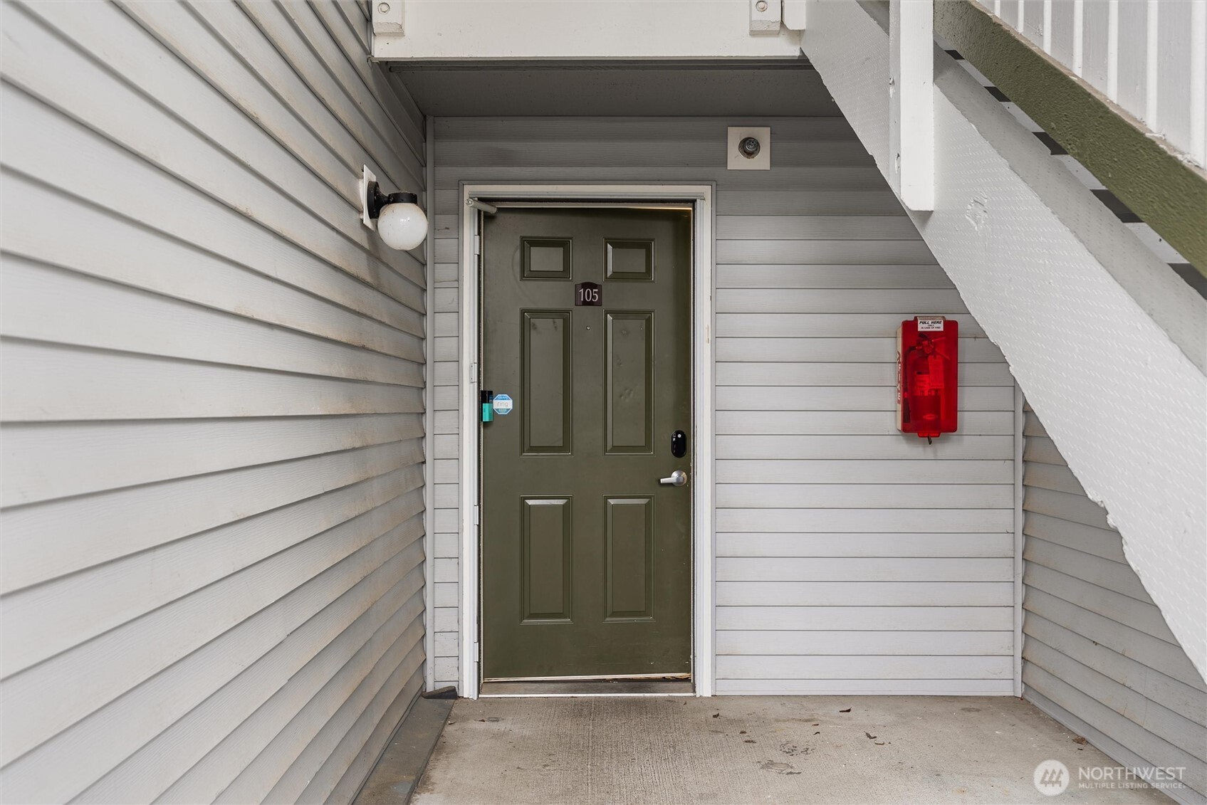 23325 Cedar Way #G105, Mountlake Terrace, WA 98043