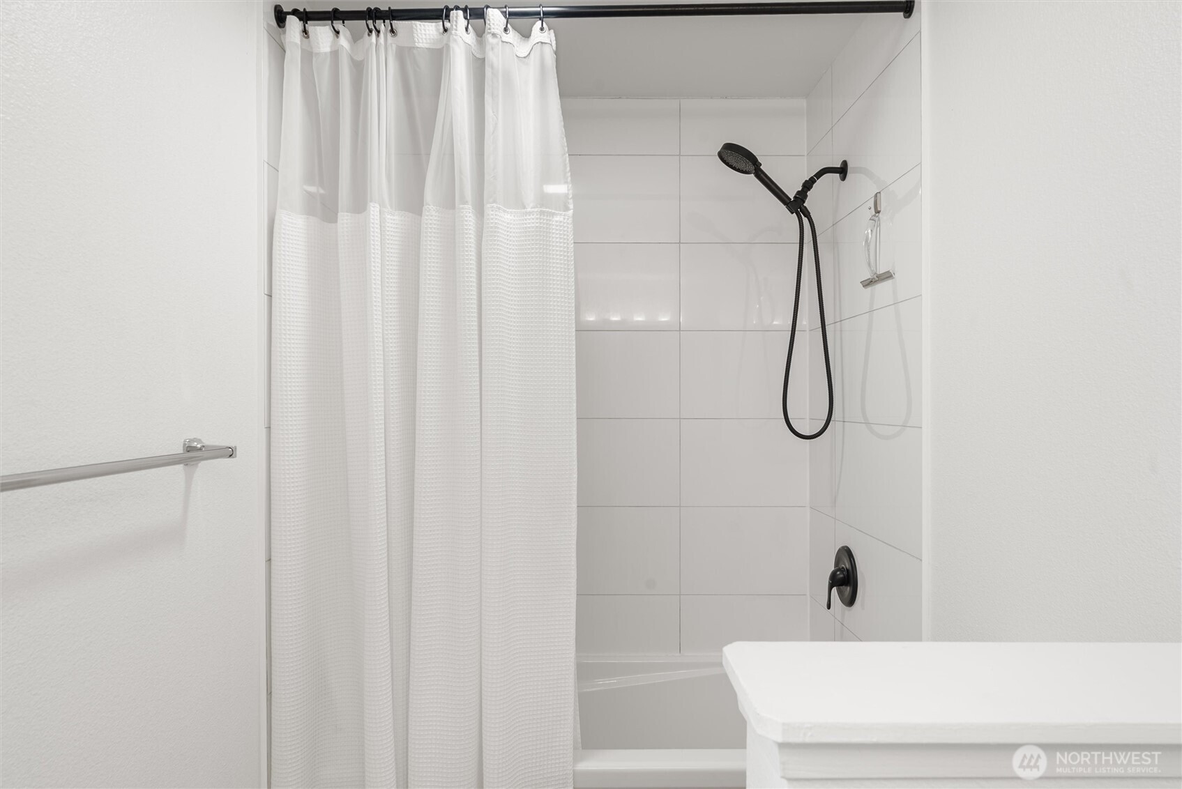 23325 Cedar Way #G105, Mountlake Terrace, WA 98043