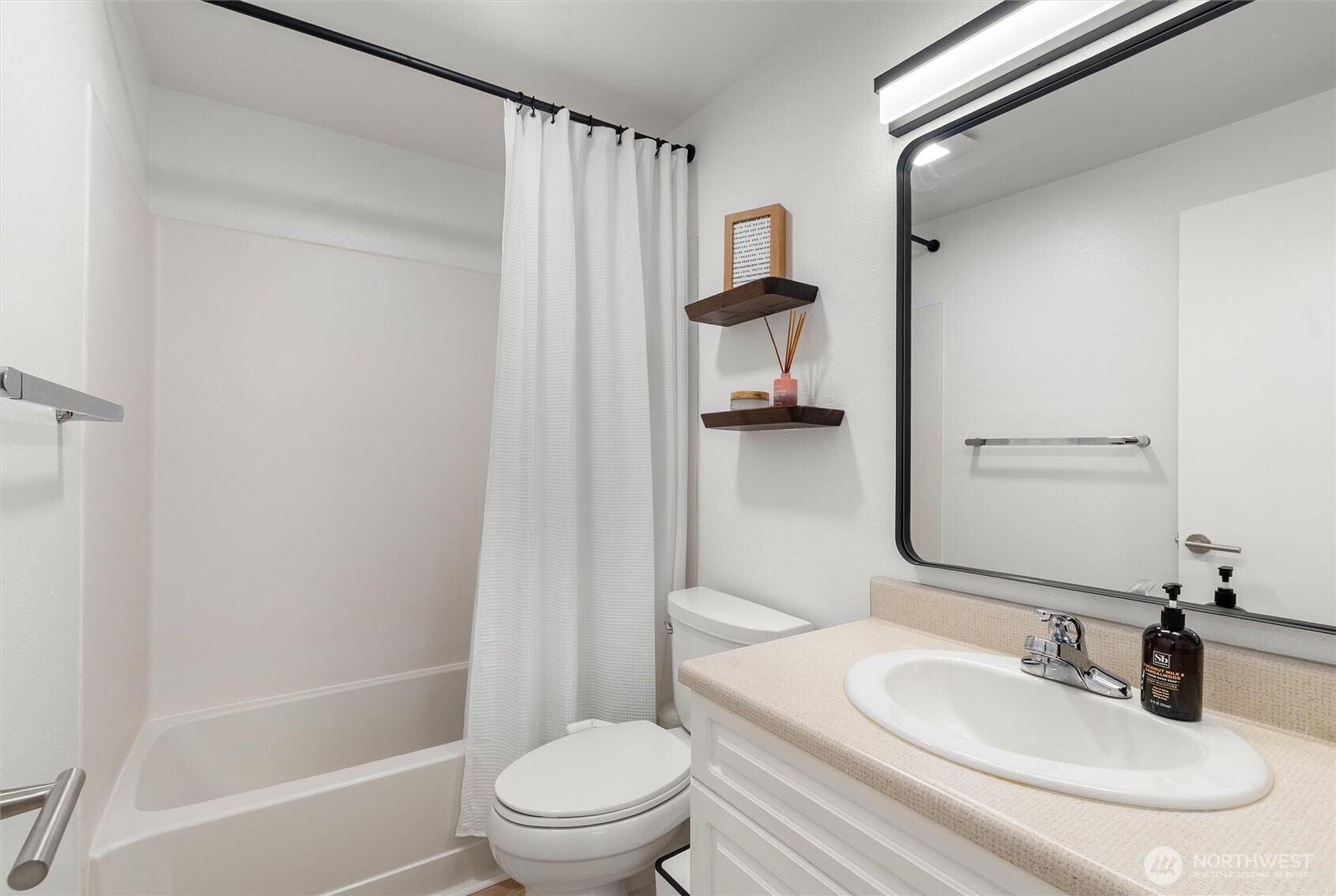 23325 Cedar Way #G105, Mountlake Terrace, WA 98043