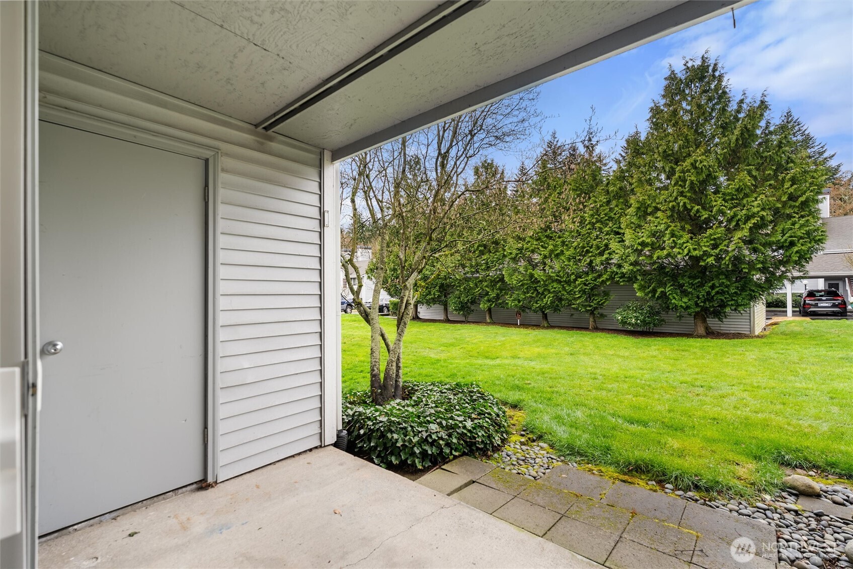 23325 Cedar Way #G105, Mountlake Terrace, WA 98043