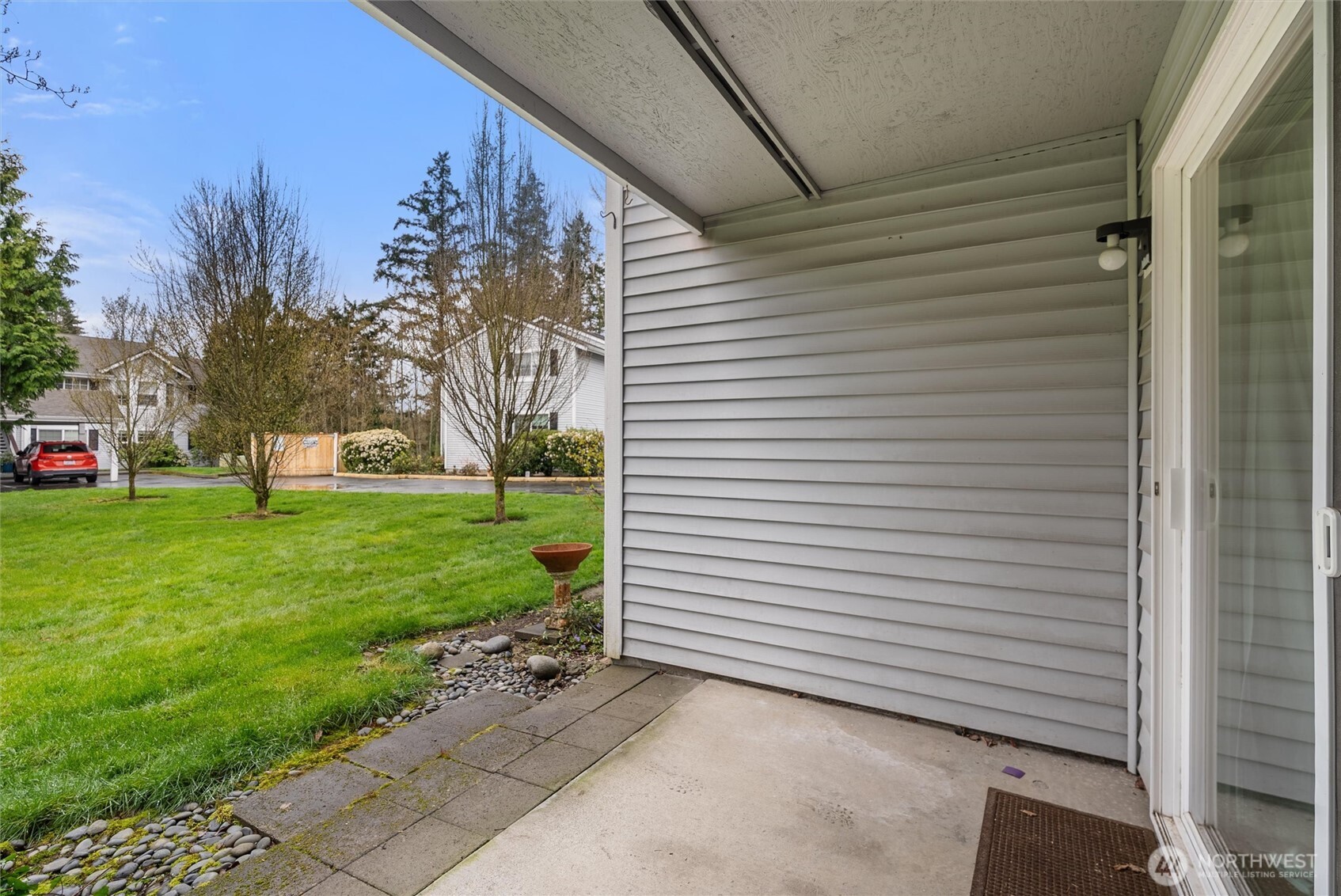 23325 Cedar Way #G105, Mountlake Terrace, WA 98043