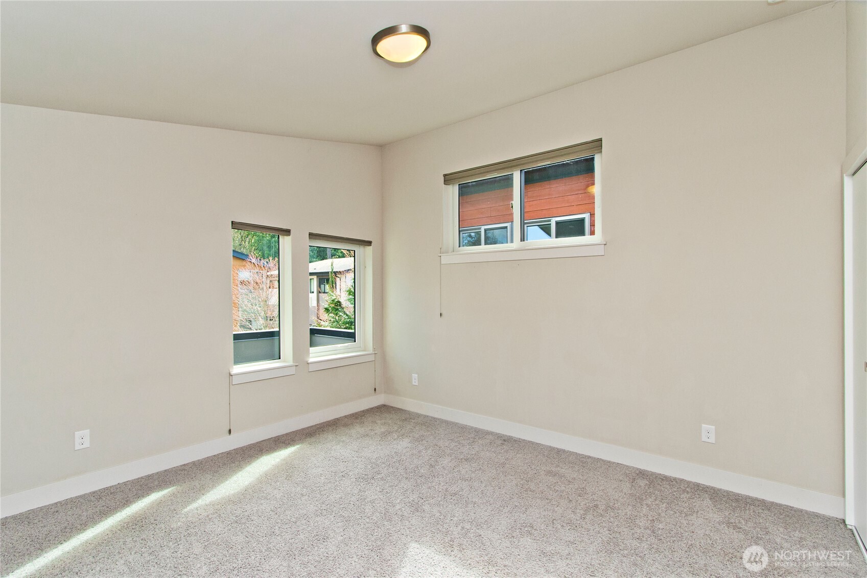 1471 14th Place NE, Issaquah, WA 98029