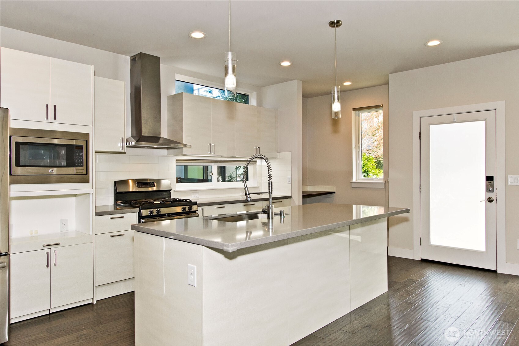 1471 14th Place NE, Issaquah, WA 98029