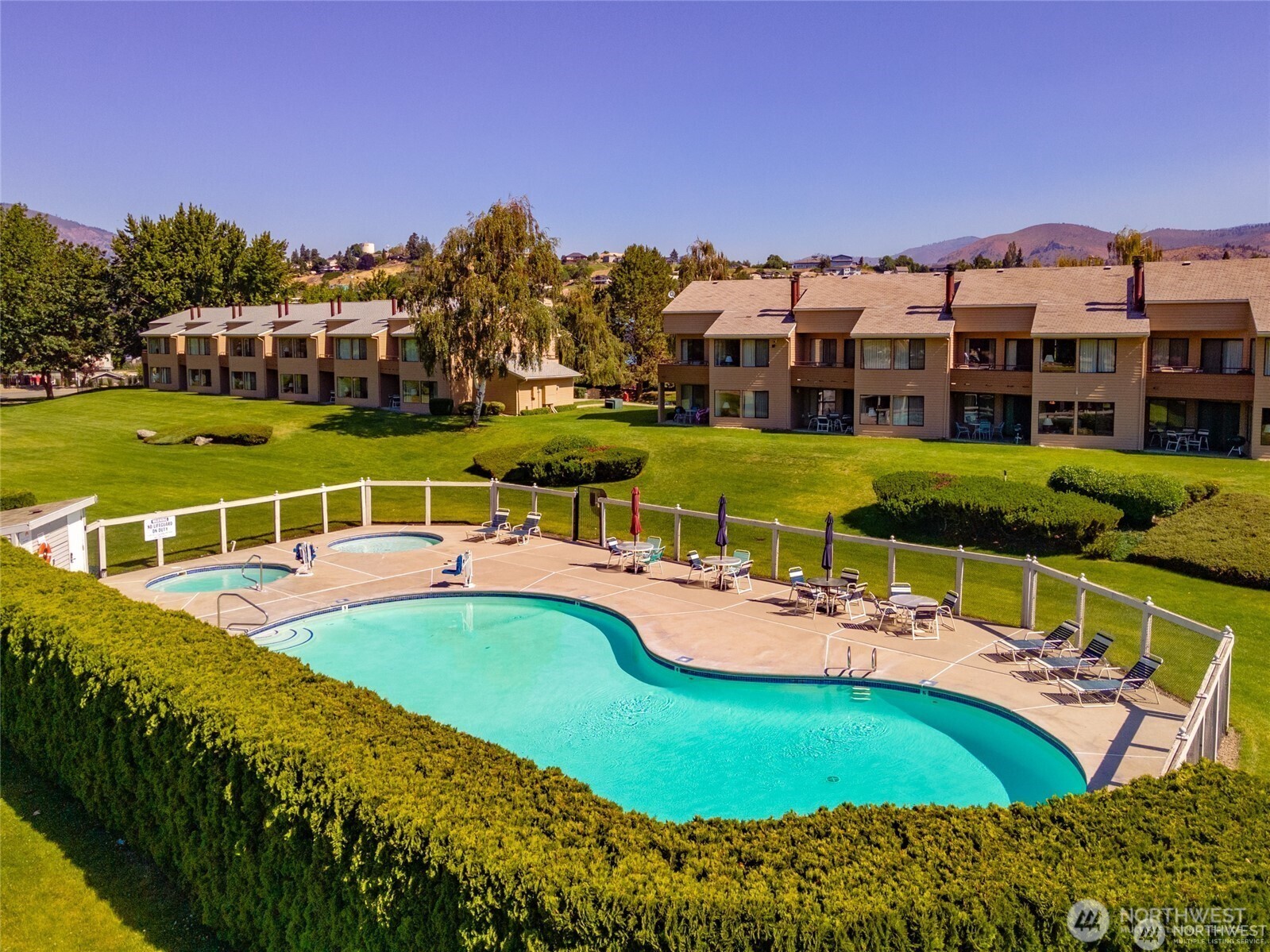 1 Tennis 655-I2 , Manson, WA 98831