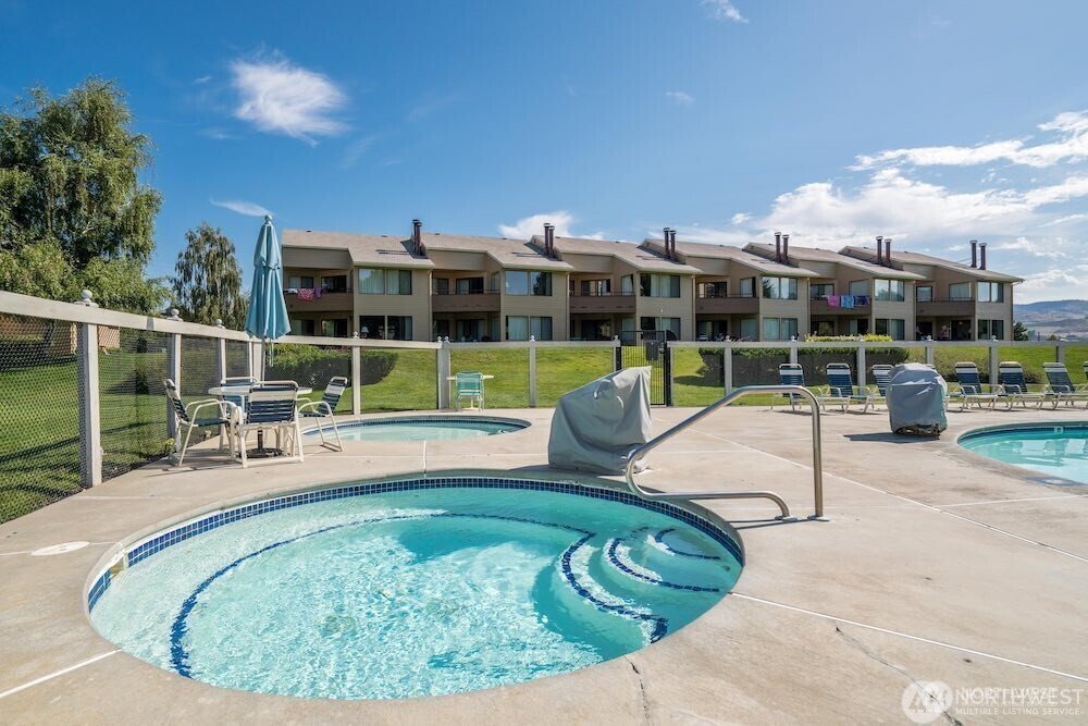 1 Tennis 655-I2 , Manson, WA 98831