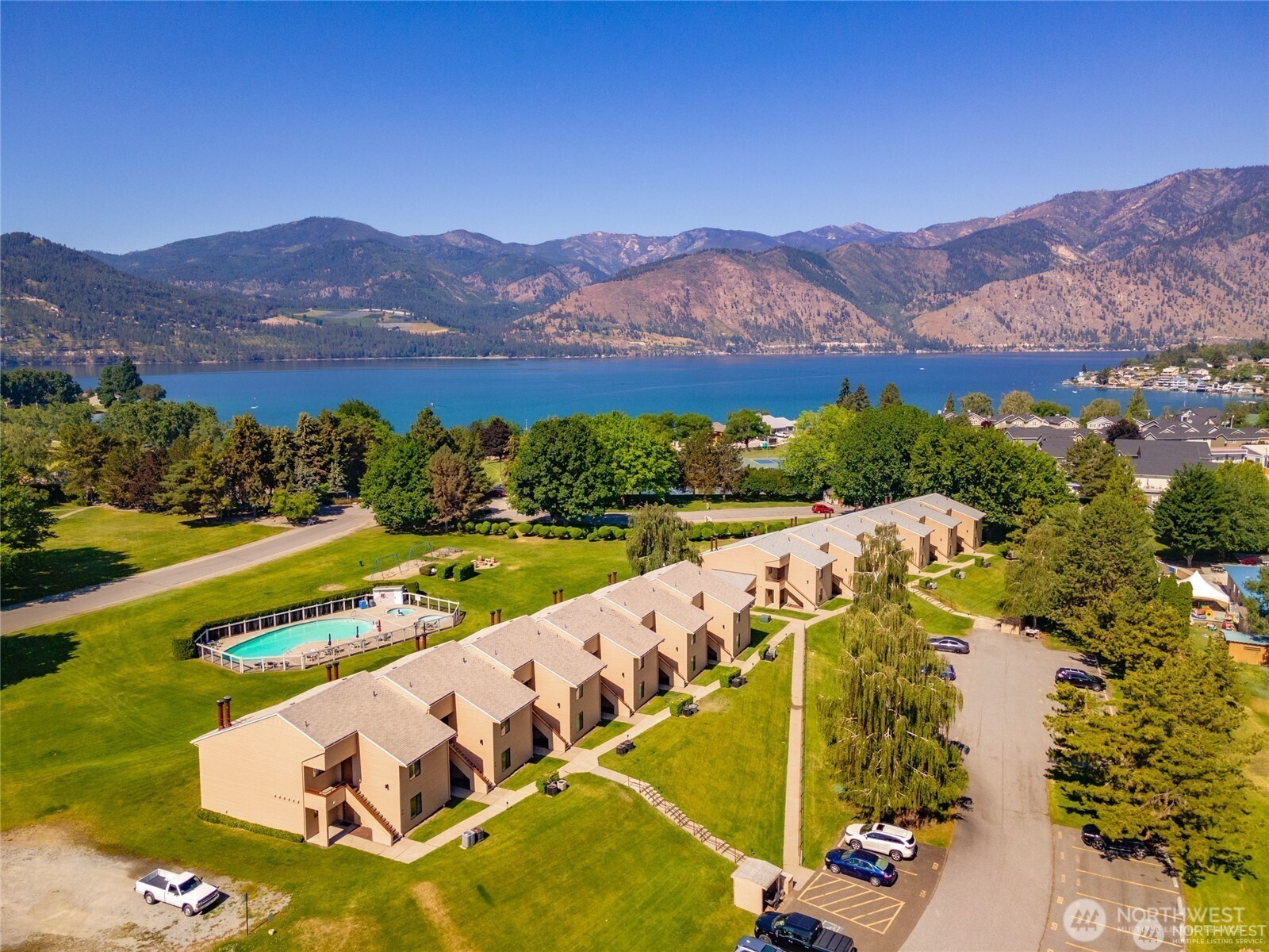 1 Tennis 655-I2 , Manson, WA 98831