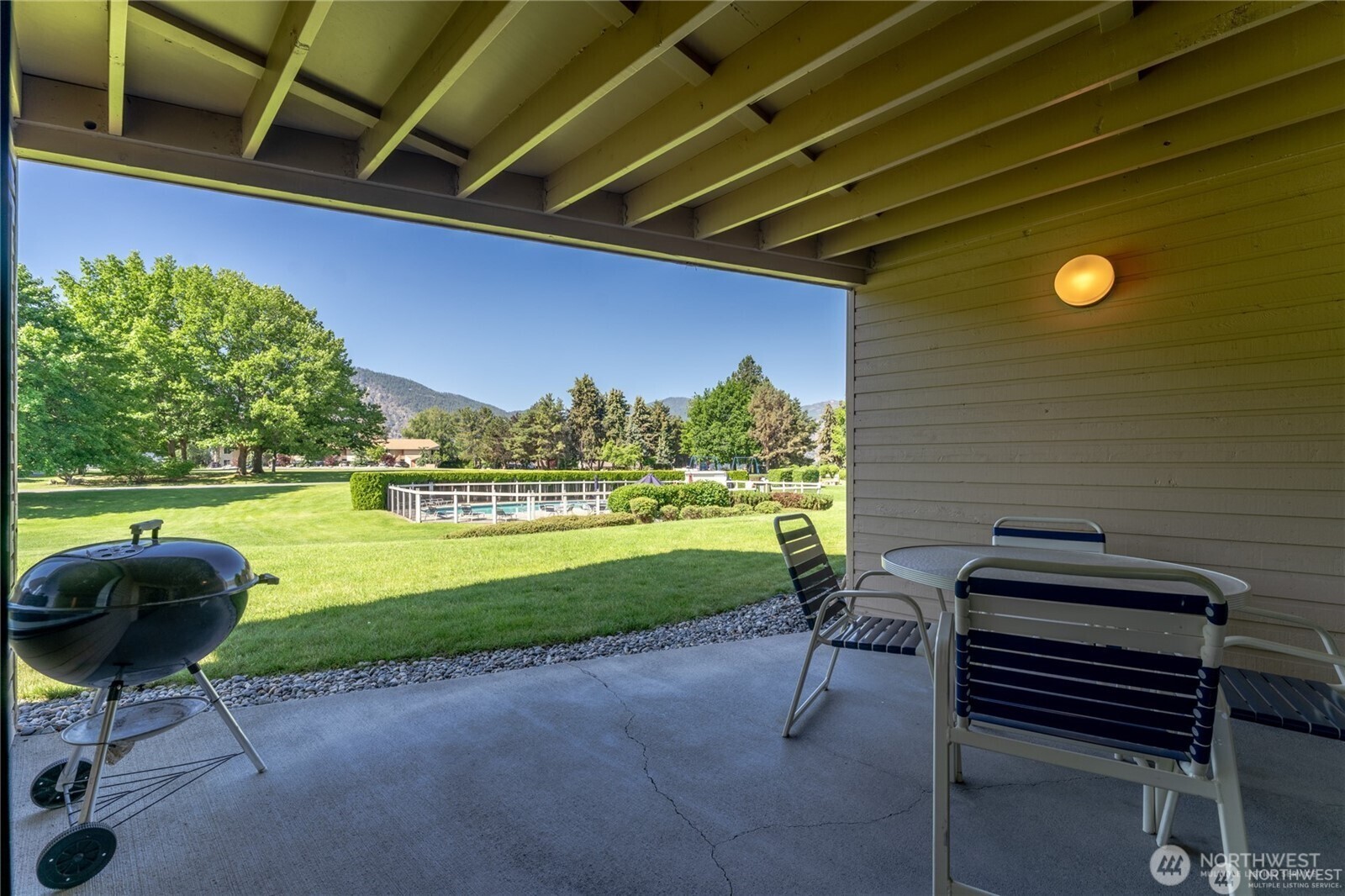 1 Tennis 655-I2 , Manson, WA 98831