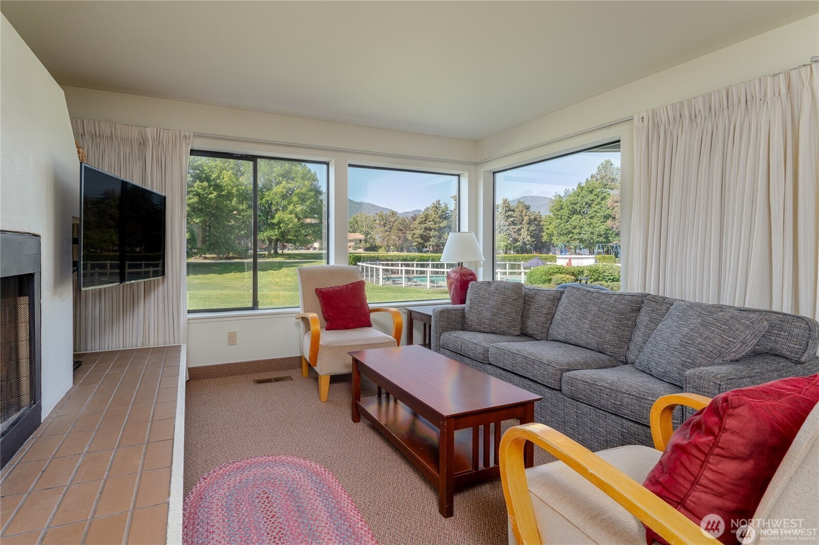 1 Tennis 655-I2 , Manson, WA 98831