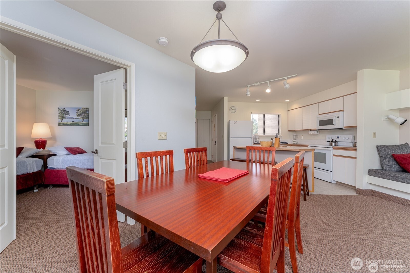 1 Tennis 655-I2 , Manson, WA 98831