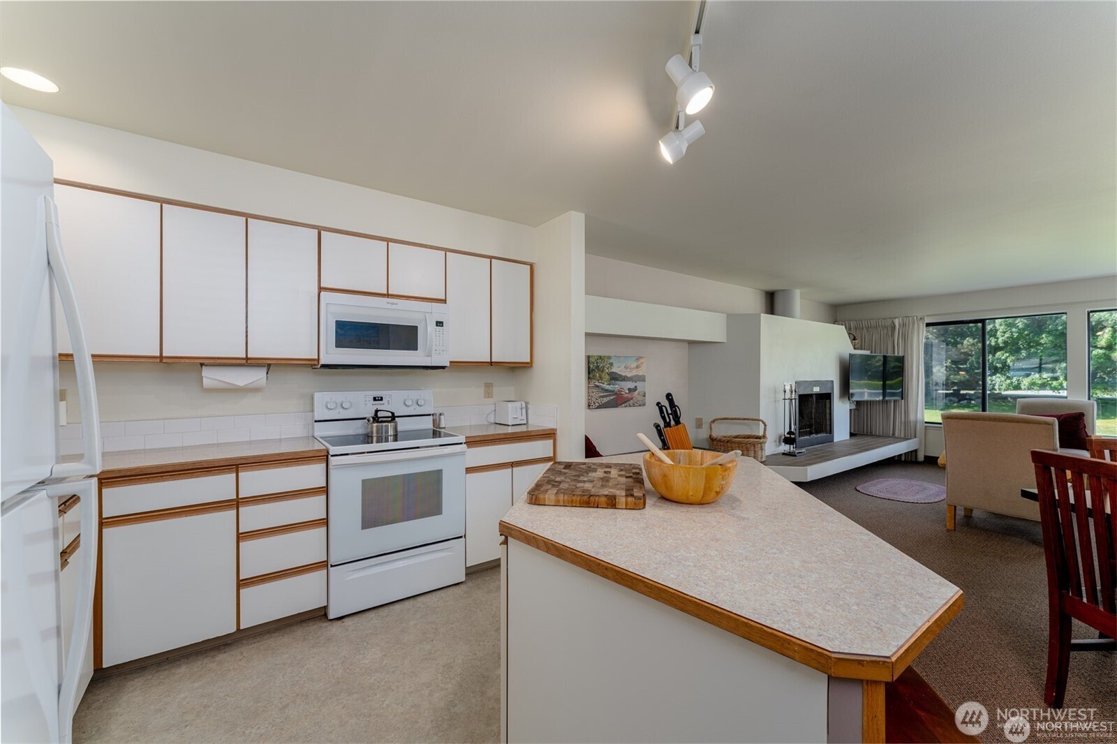 1 Tennis 655-I2 , Manson, WA 98831