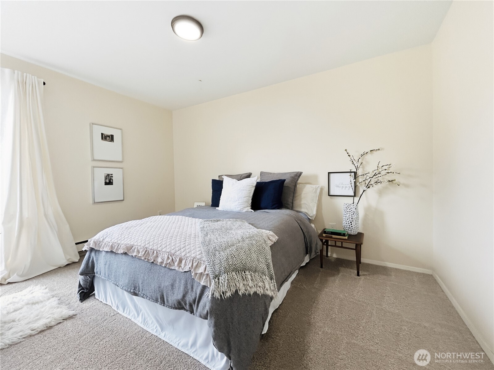 19411 56th Avenue W #220, Lynnwood, WA 98036
