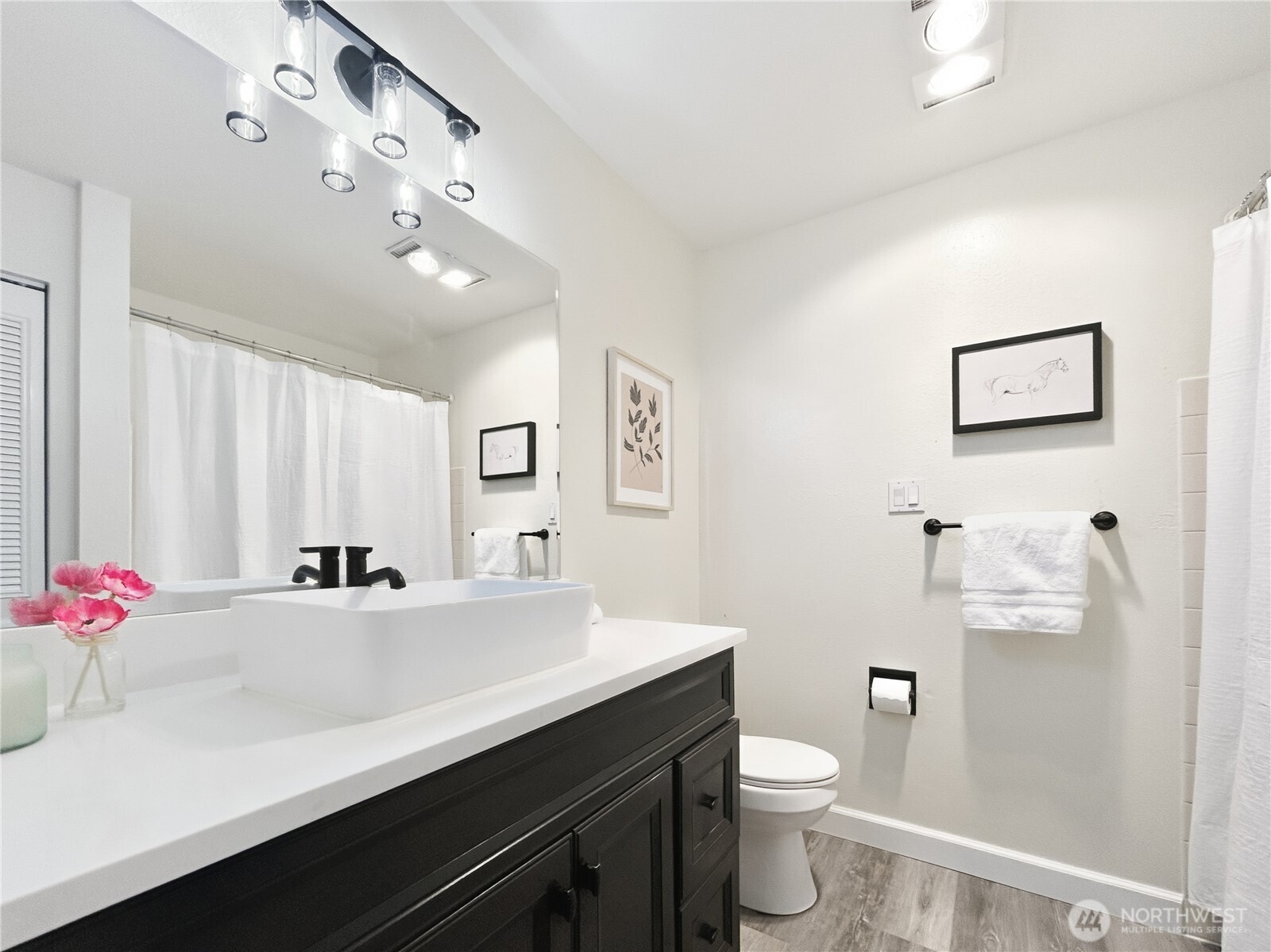 19411 56th Avenue W #220, Lynnwood, WA 98036