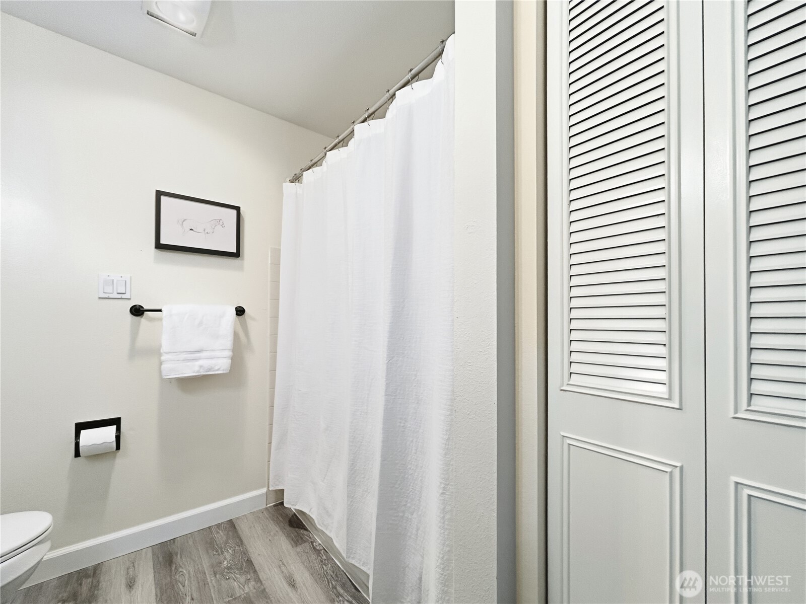 19411 56th Avenue W #220, Lynnwood, WA 98036