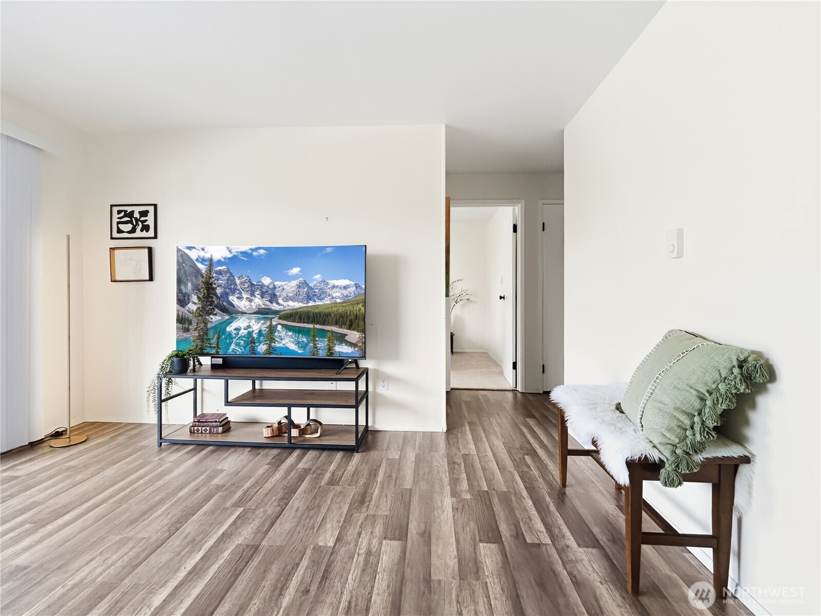 19411 56th Avenue W #220, Lynnwood, WA 98036