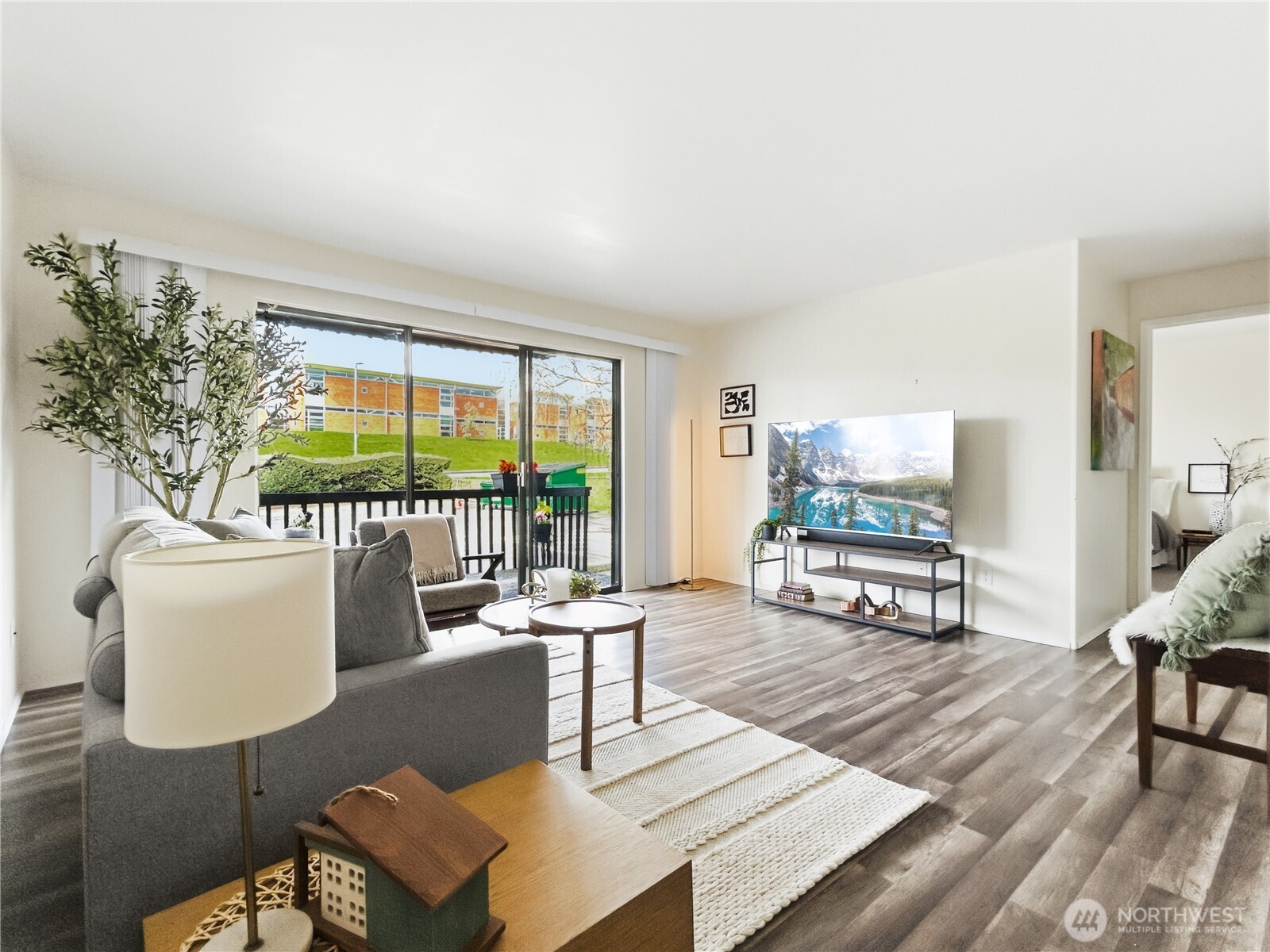 19411 56th Avenue W #220, Lynnwood, WA 98036
