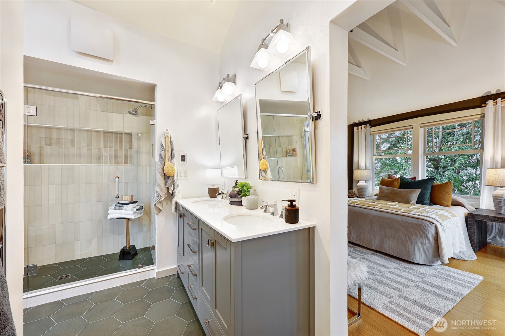 1910 N 38th Street , Seattle, WA 98103