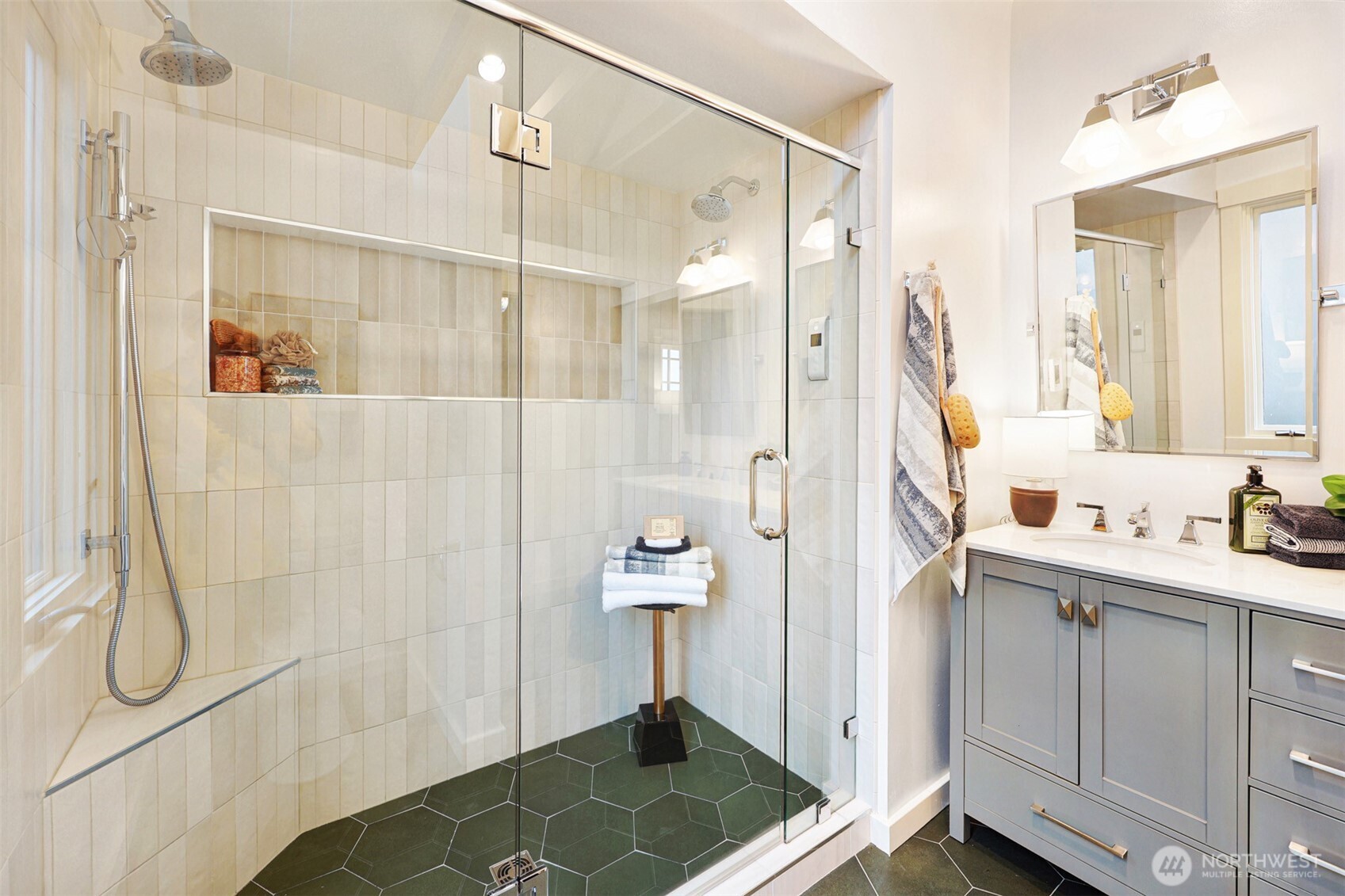 1910 N 38th Street , Seattle, WA 98103