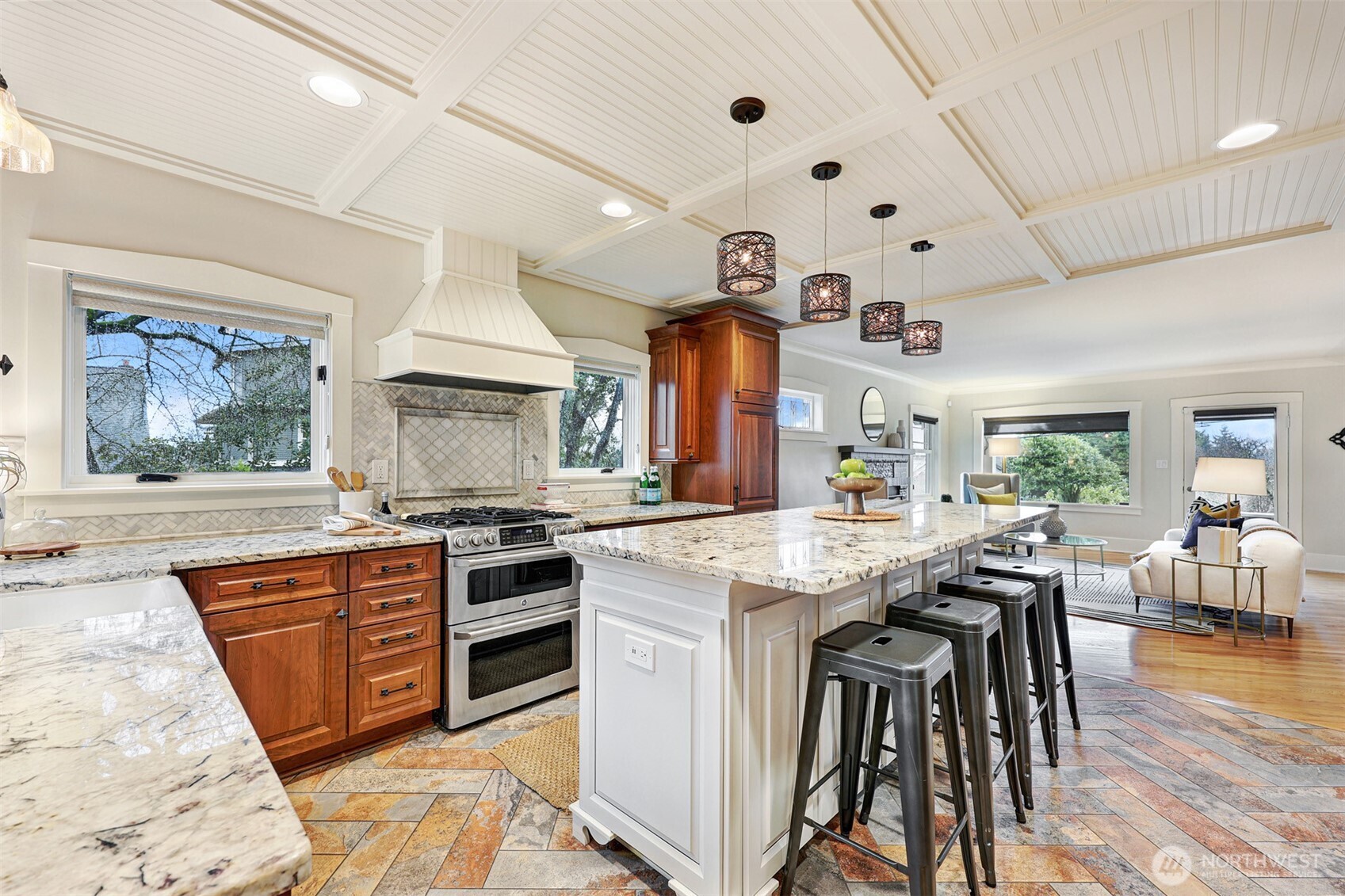 1910 N 38th Street , Seattle, WA 98103