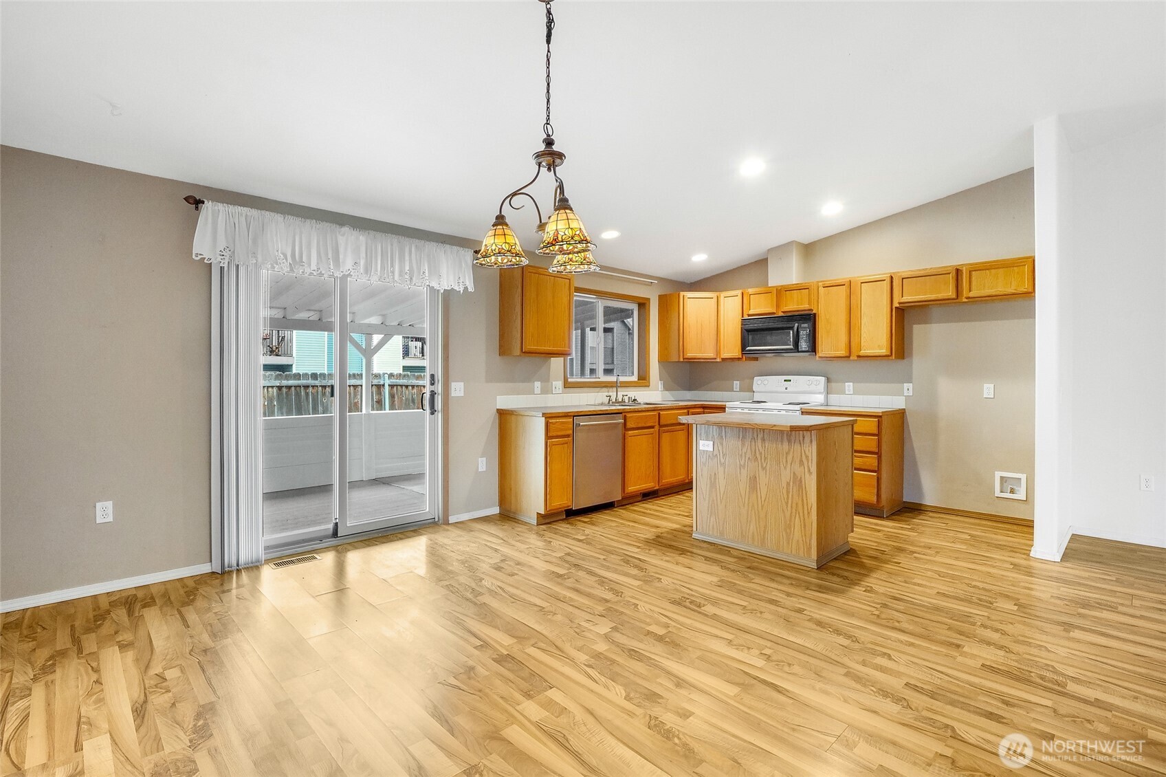 230 NE K Street , Ephrata, WA 98823