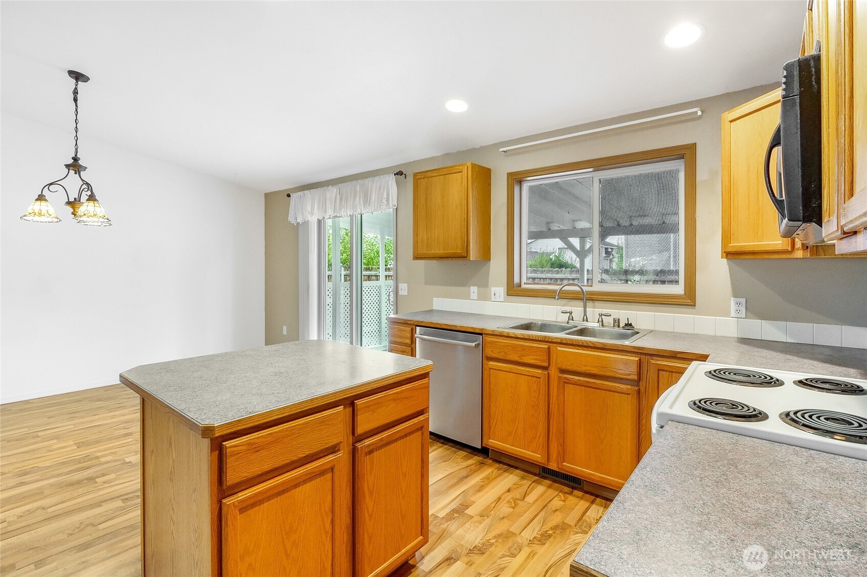 230 NE K Street , Ephrata, WA 98823