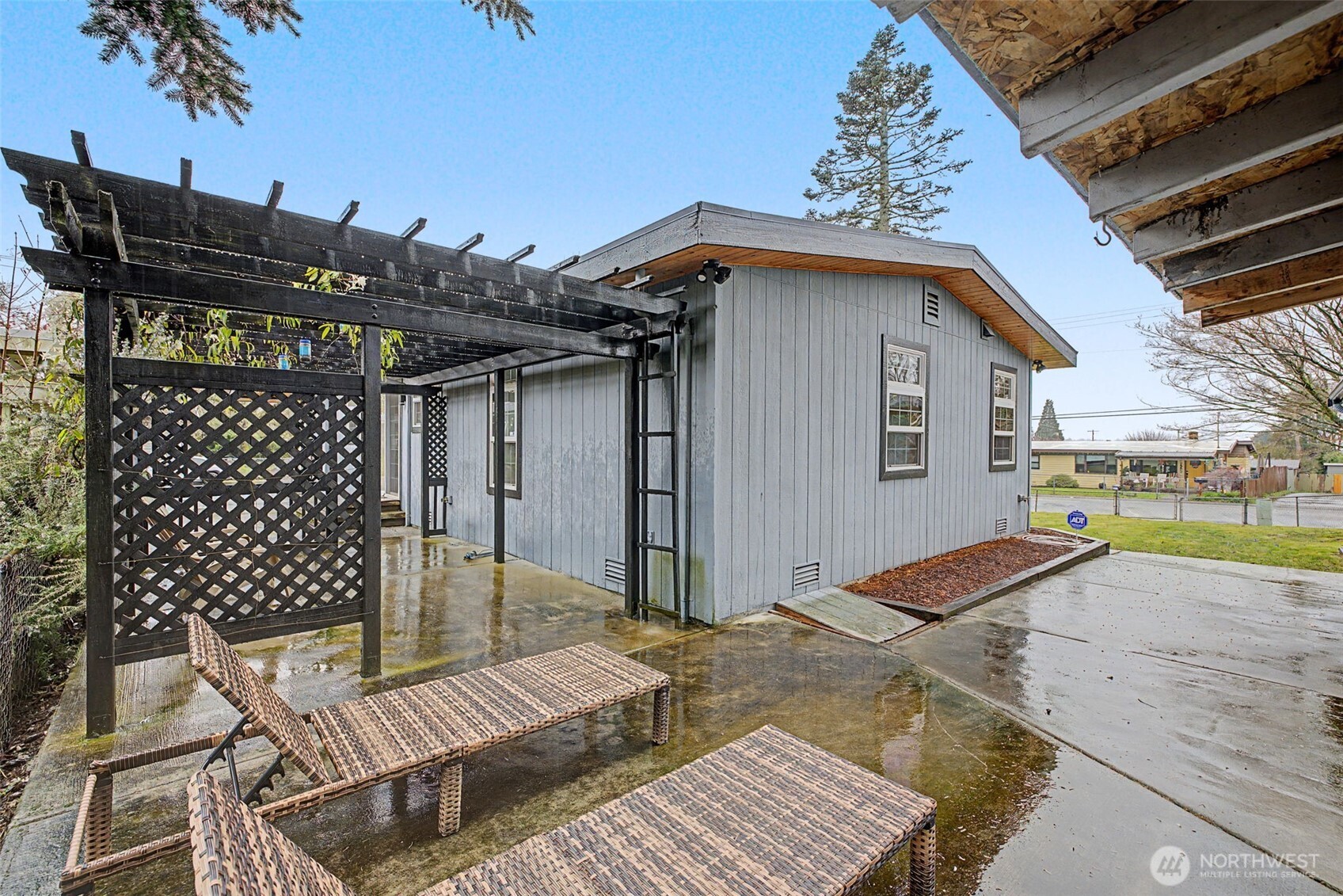 2502 NE 7th Street , Renton, WA 98056