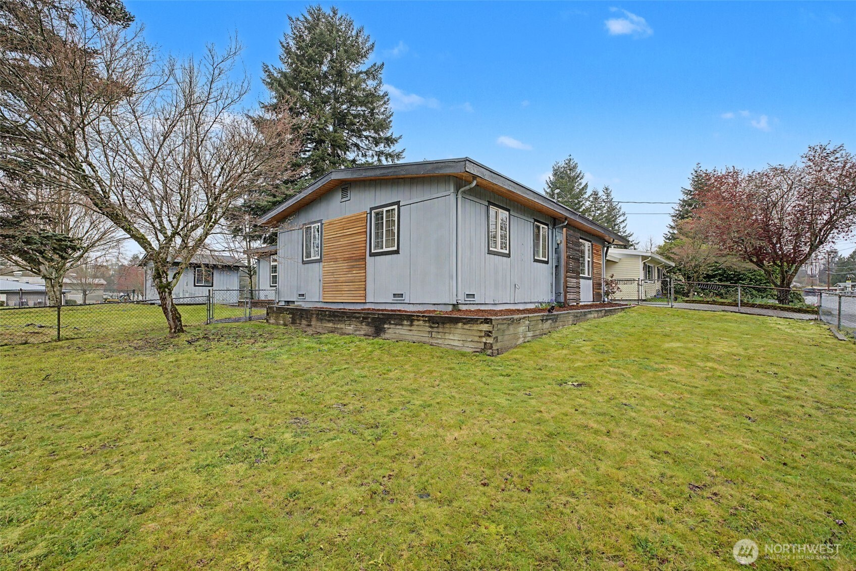 2502 NE 7th Street , Renton, WA 98056