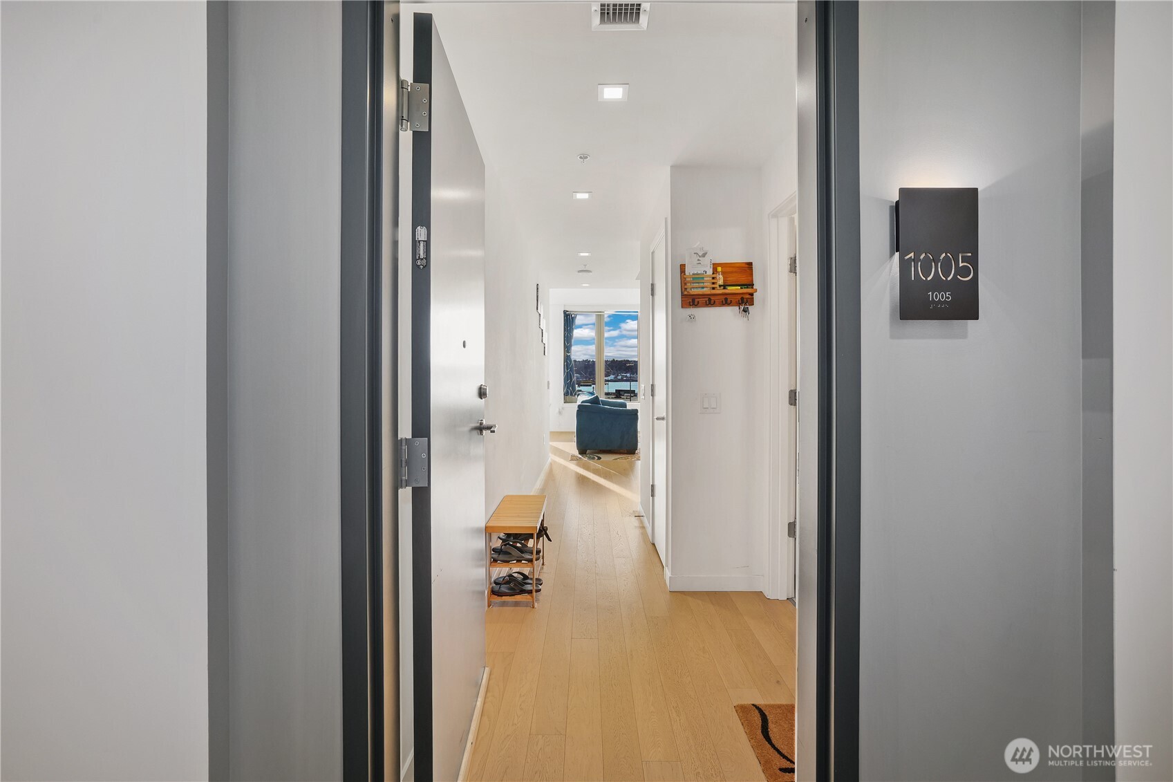 590 1st Avenue S #1005, Seattle, WA 98104